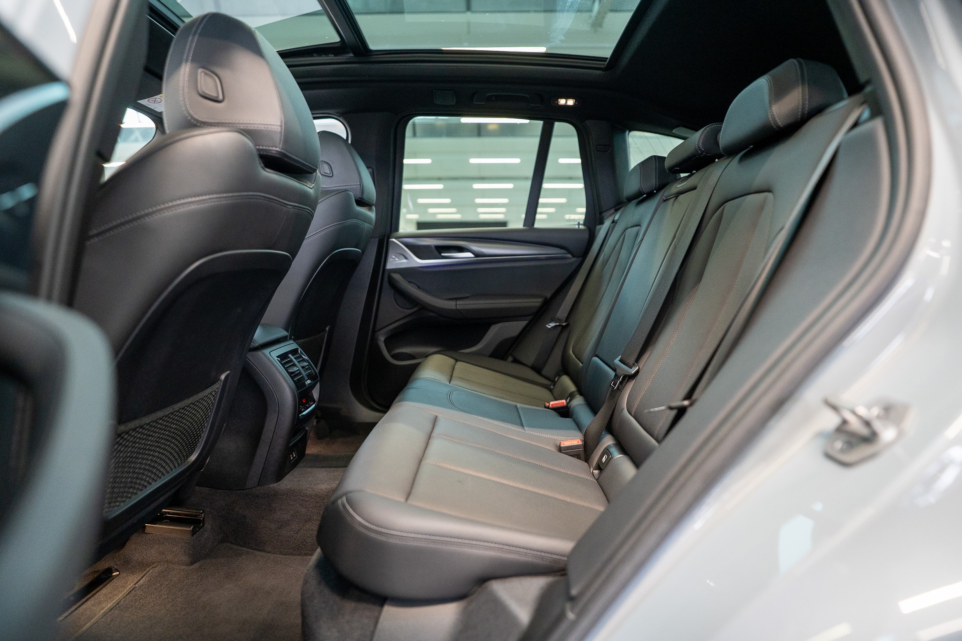 BMW X3 30i xDrive SAG M Sport / Panorama / Rückfahrkamera / el.Heckklappe-image-12
