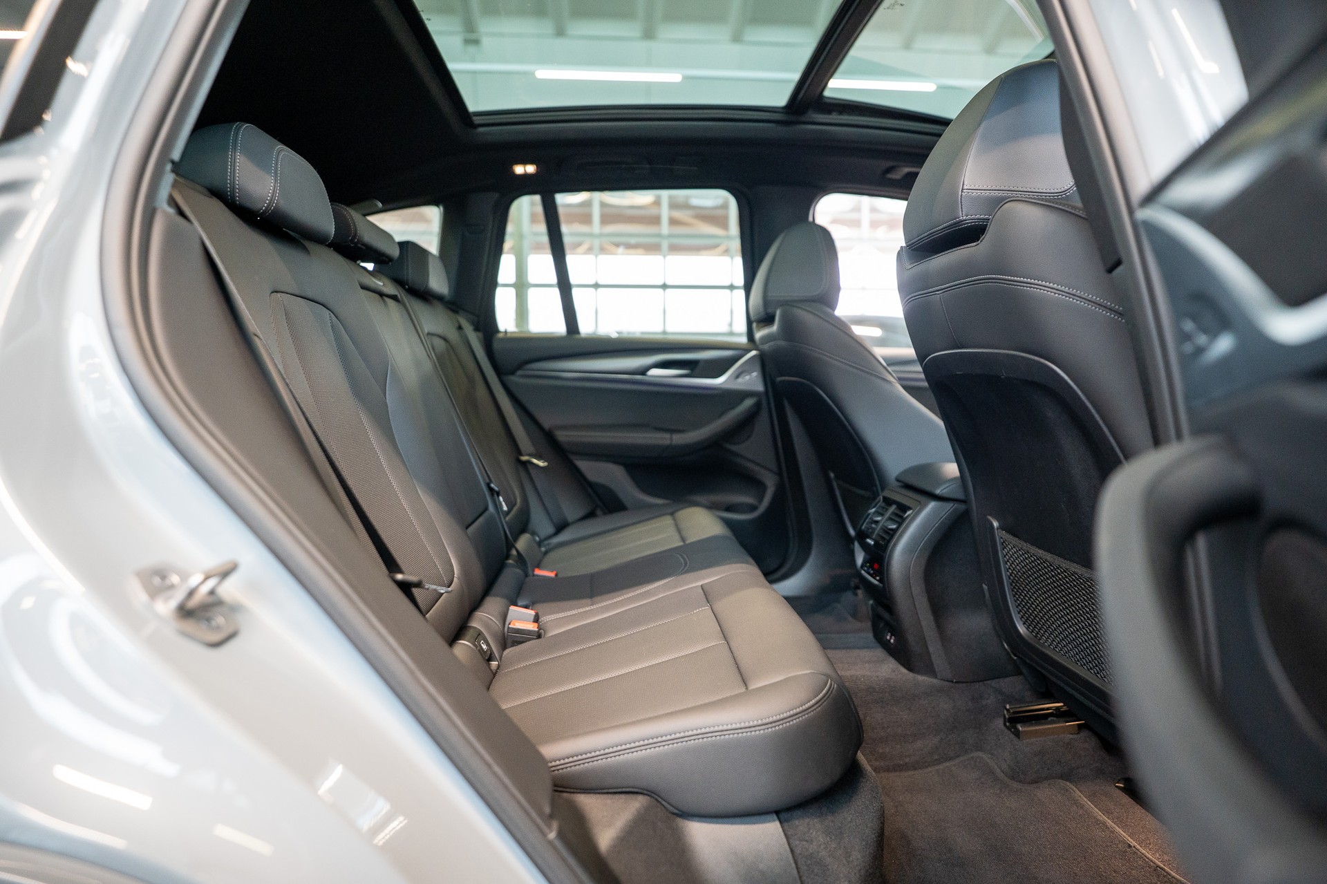 BMW X3 30i xDrive SAG M Sport / Panorama / Rückfahrkamera / el.Heckklappe-image-13