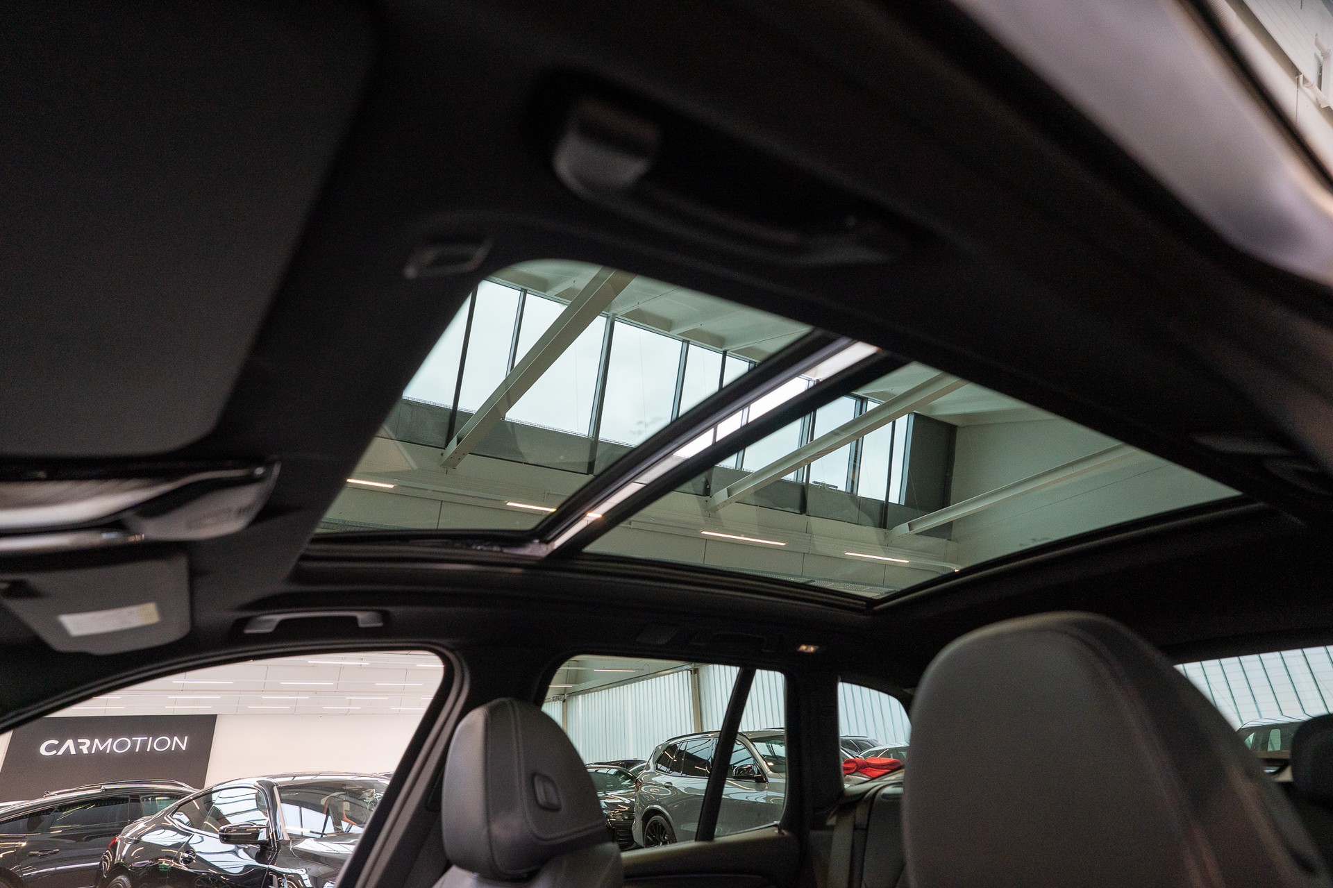 BMW X3 30i xDrive SAG M Sport / Panorama / Rückfahrkamera / el.Heckklappe-image-9