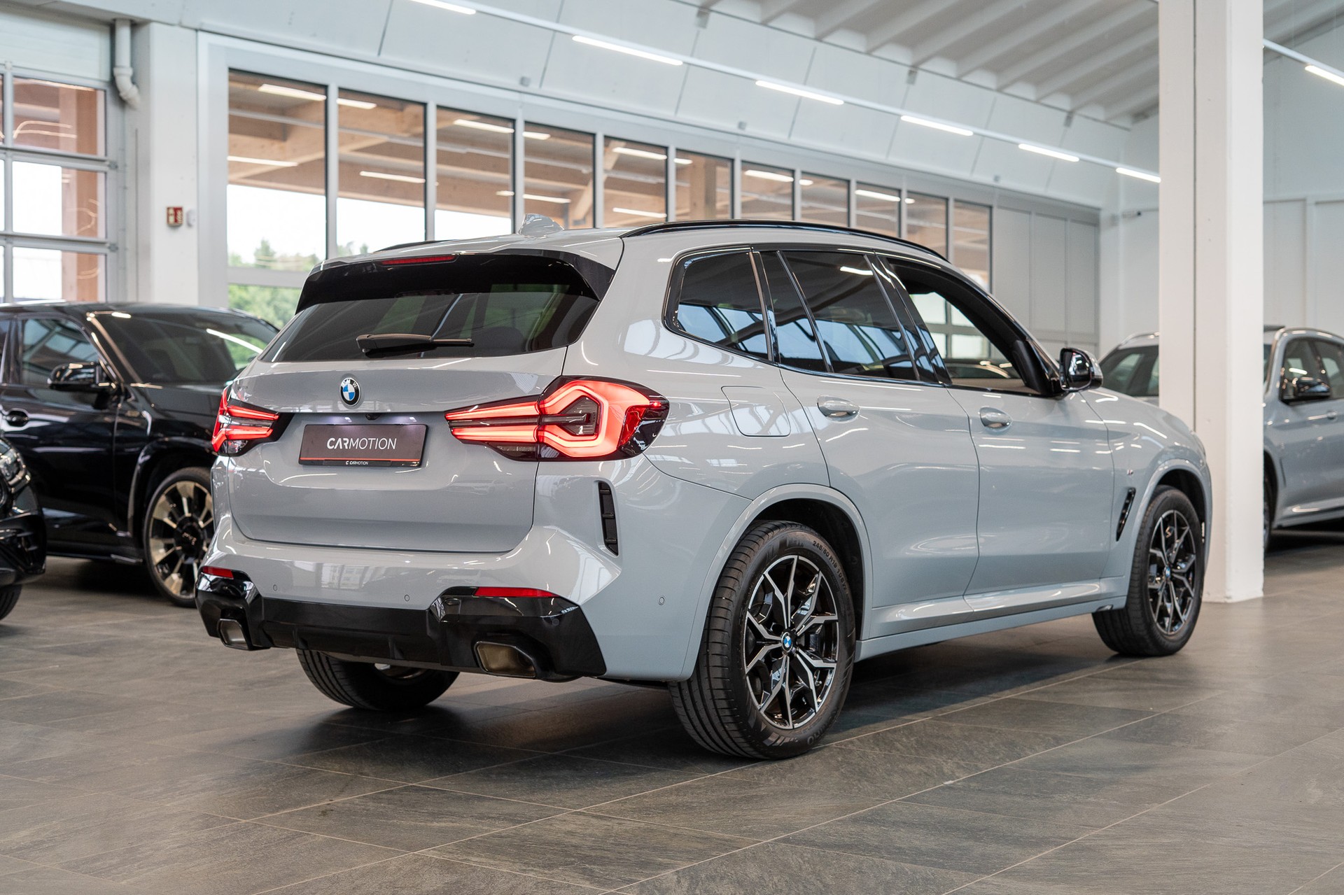 BMW X3 30i xDrive SAG M Sport / Panorama / Rückfahrkamera / el.Heckklappe-showroom-element-3