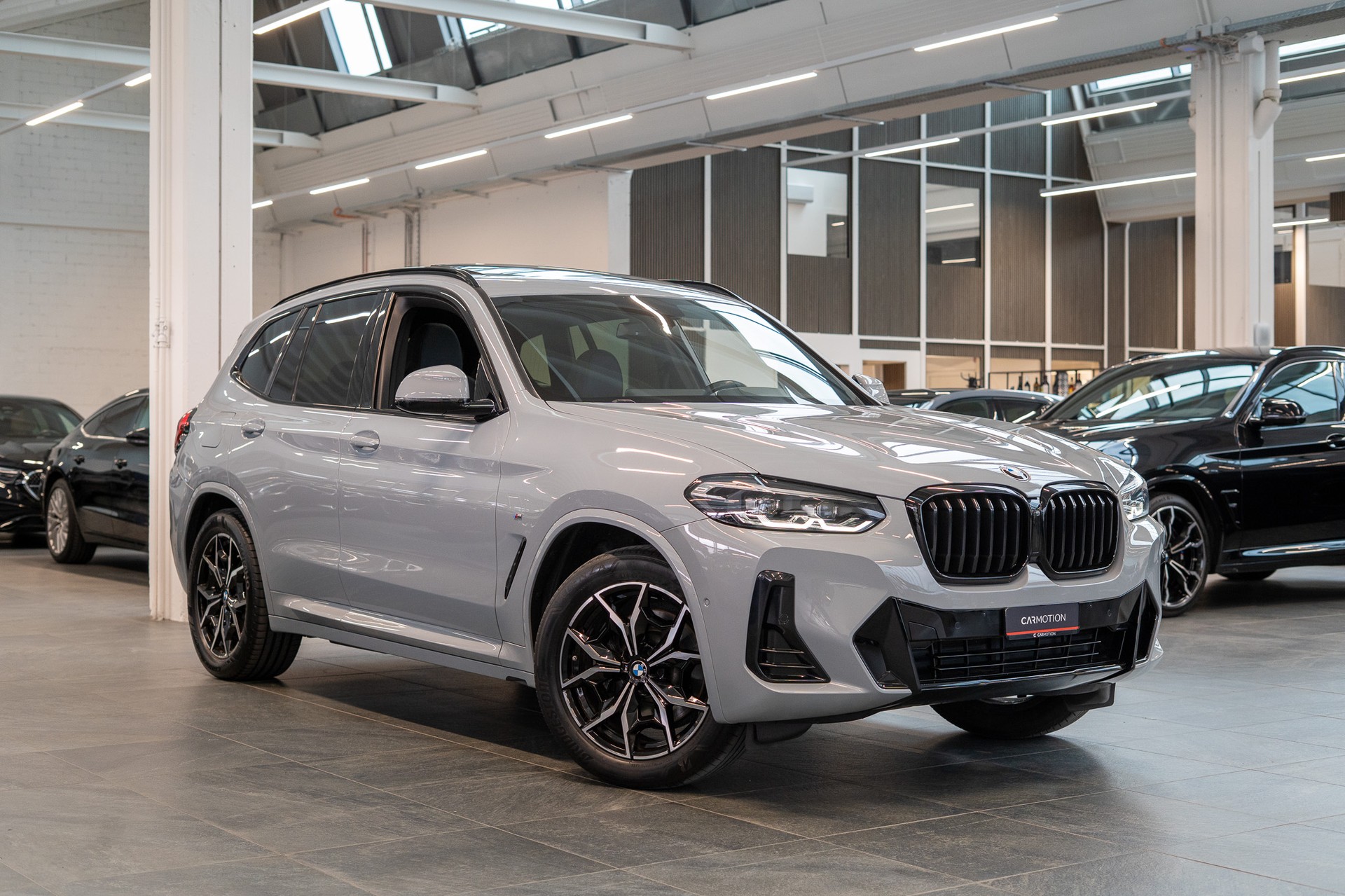 BMW X3 30i xDrive SAG M Sport / Panorama / Rückfahrkamera / el.Heckklappe-showroom-element-2