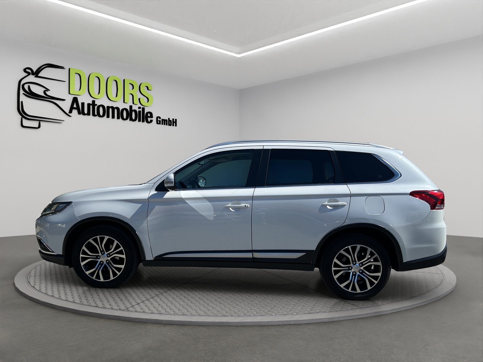 MITSUBISHI Outlander 2.2 DID Style 4WD Automatic-image-6