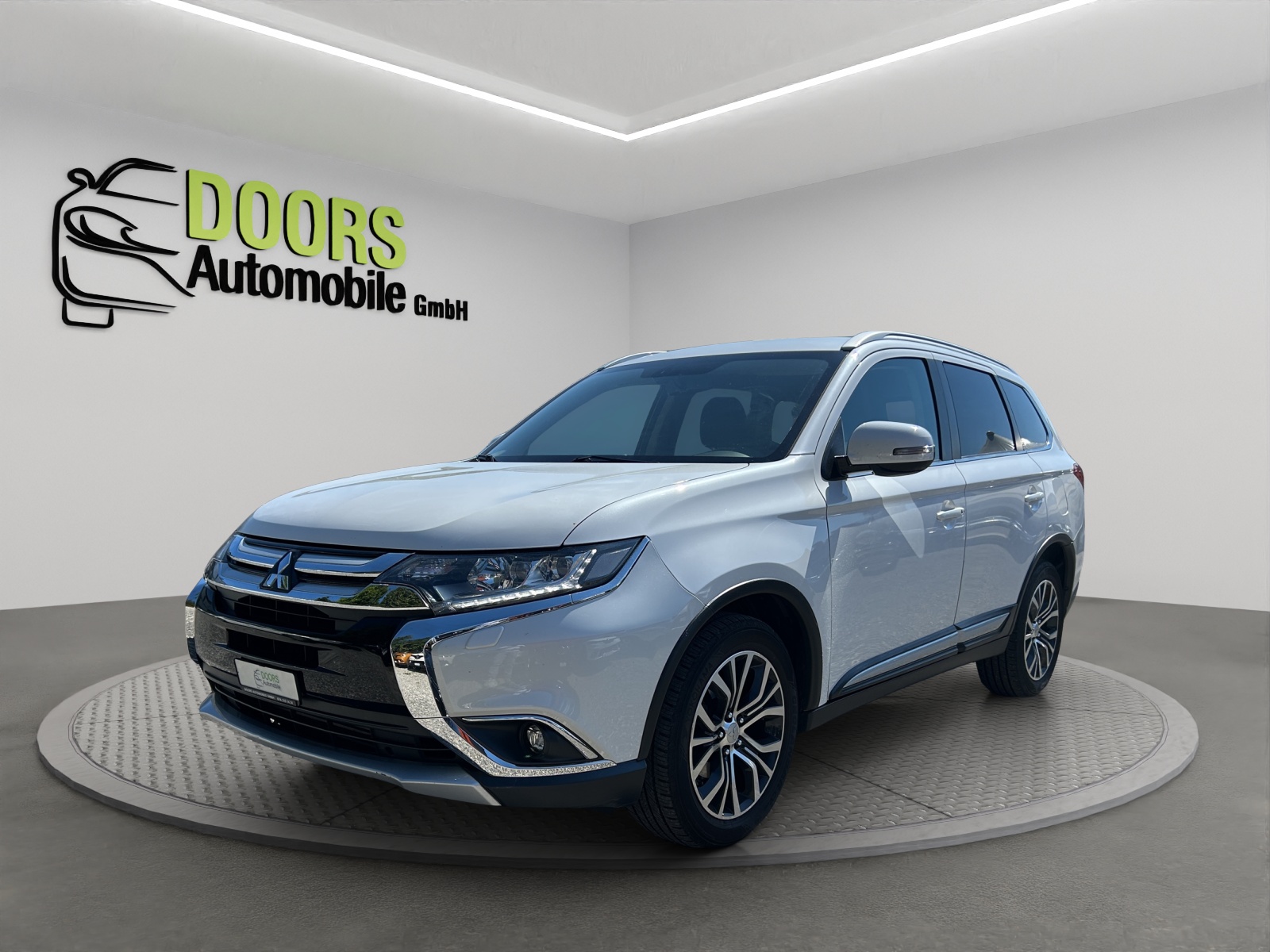 MITSUBISHI Outlander 2.2 DID Style 4WD Automatic-image-2