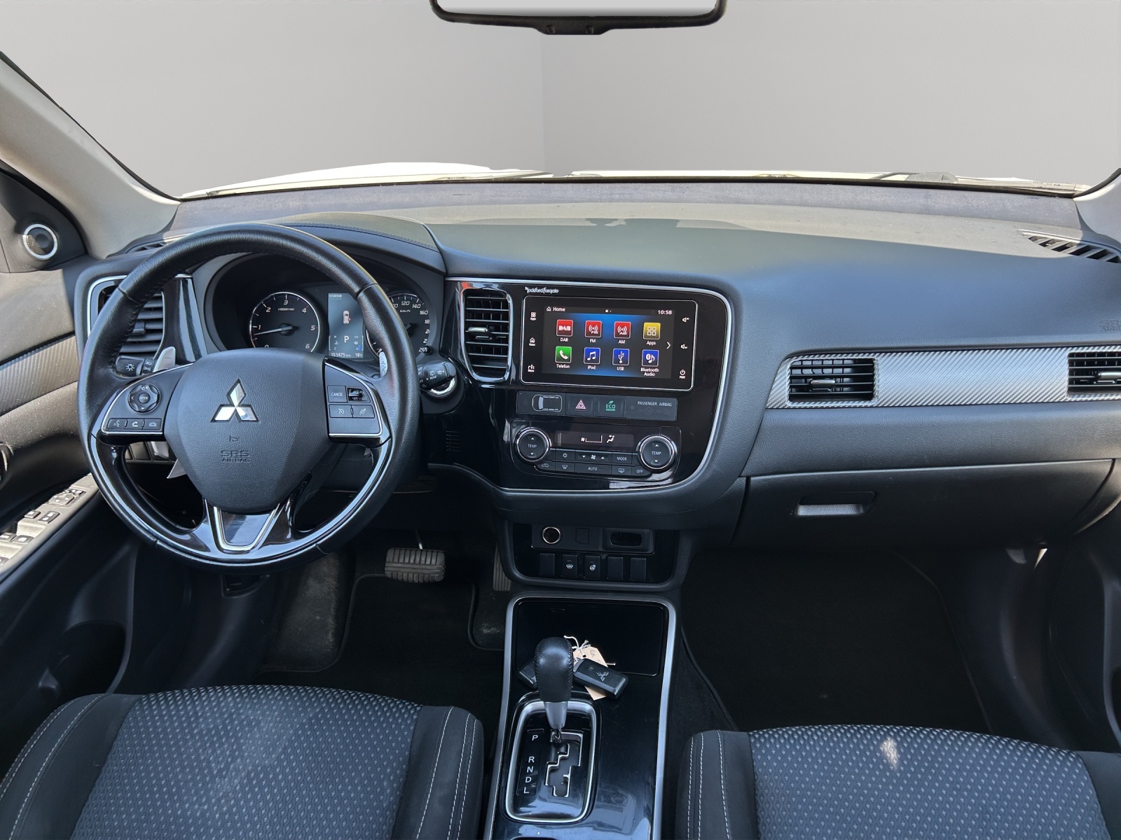 MITSUBISHI Outlander 2.2 DID Style 4WD Automatic-image-9