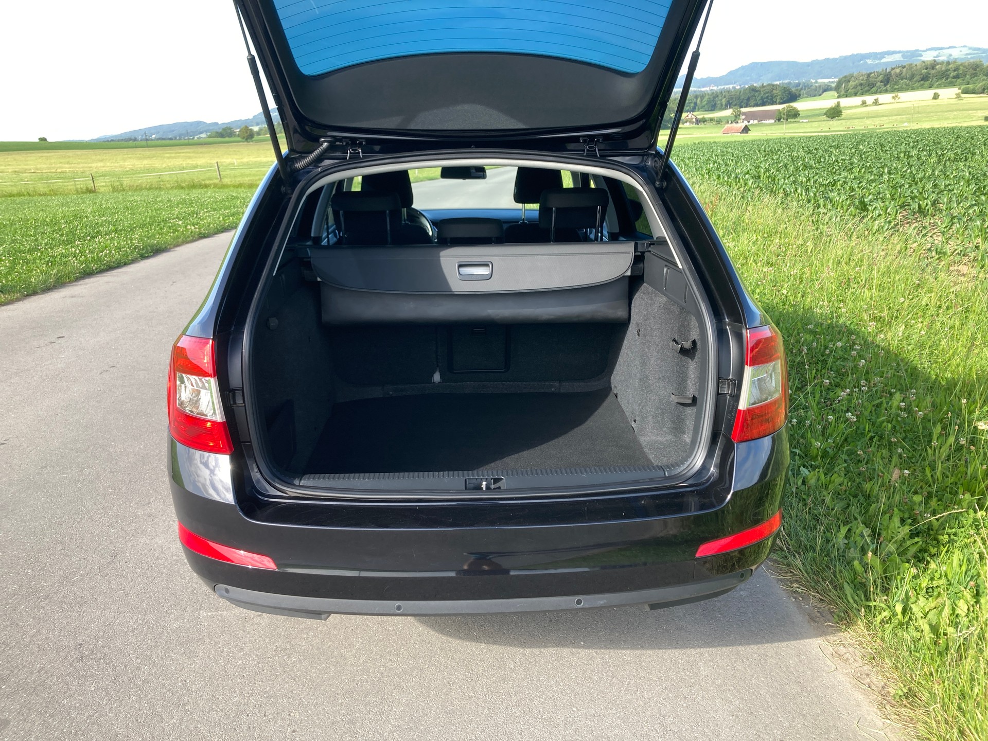 SKODA Octavia Combi 1.6 TDI Ambition 4x4-image-5