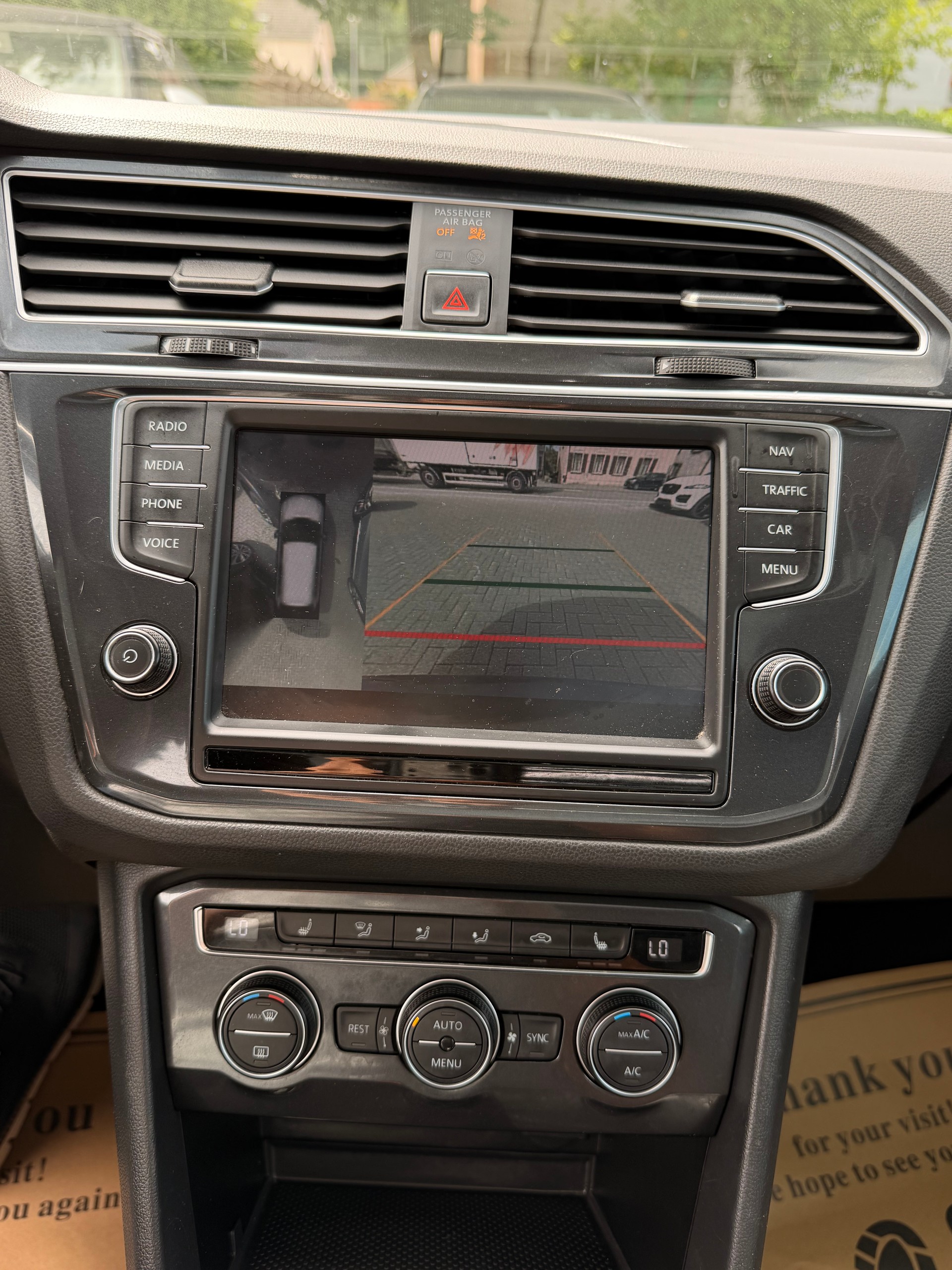 VW Tiguan 2.0 TDI RL 4Motion DSG R- Line-image-17
