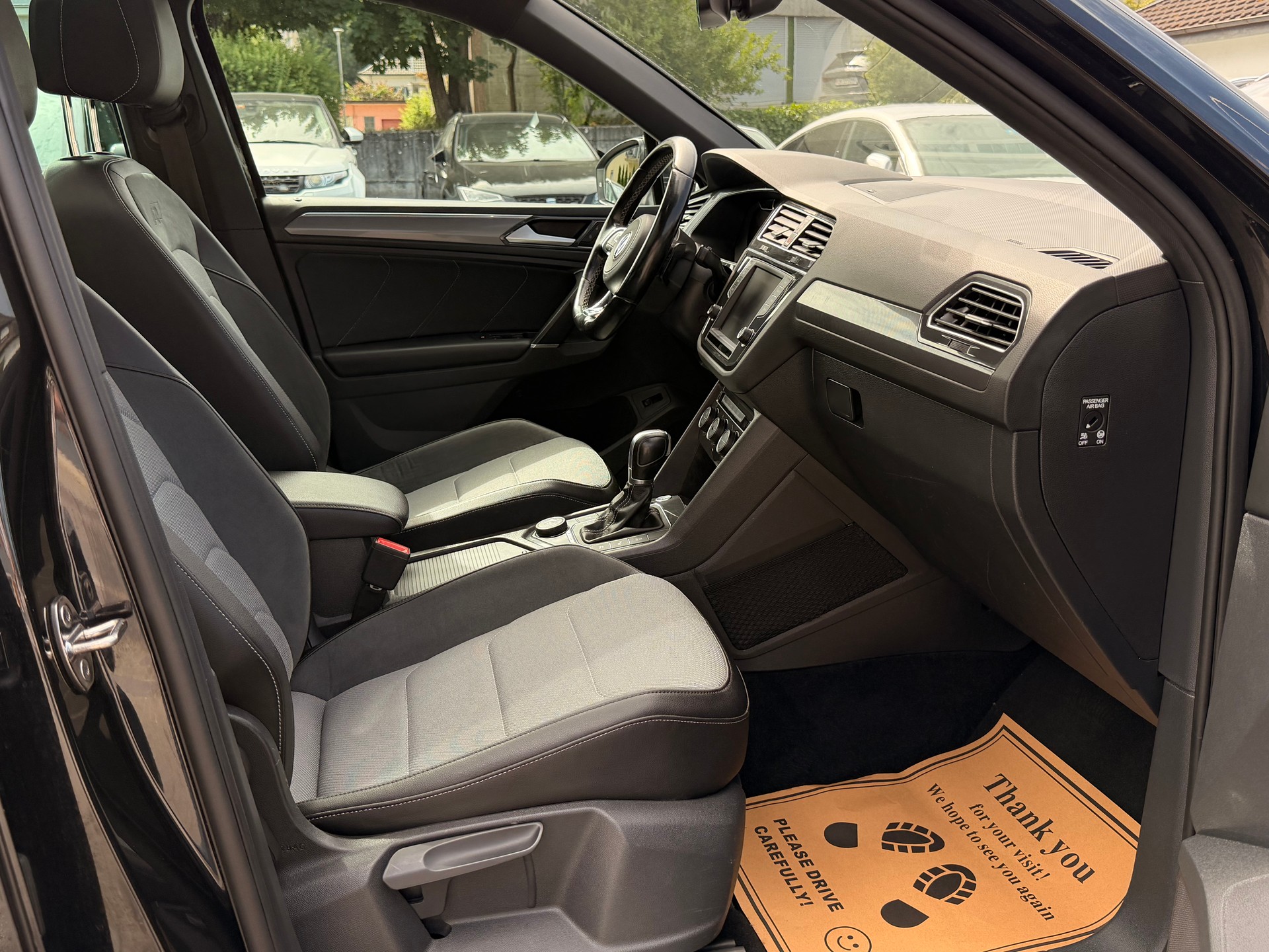 VW Tiguan 2.0 TDI RL 4Motion DSG R- Line-image-25