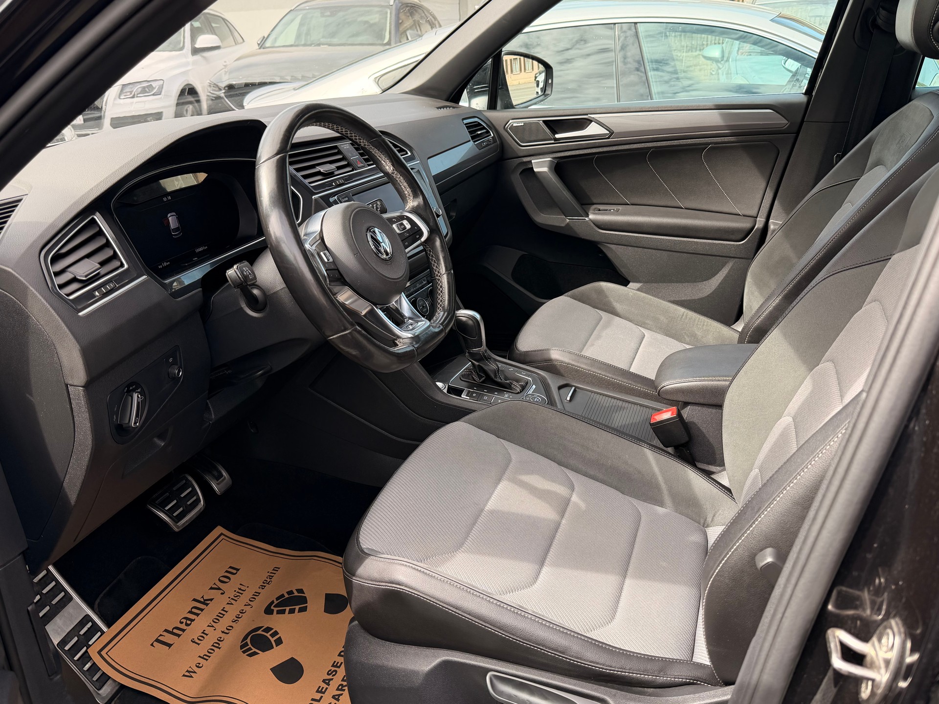 VW Tiguan 2.0 TDI RL 4Motion DSG R- Line-image-18