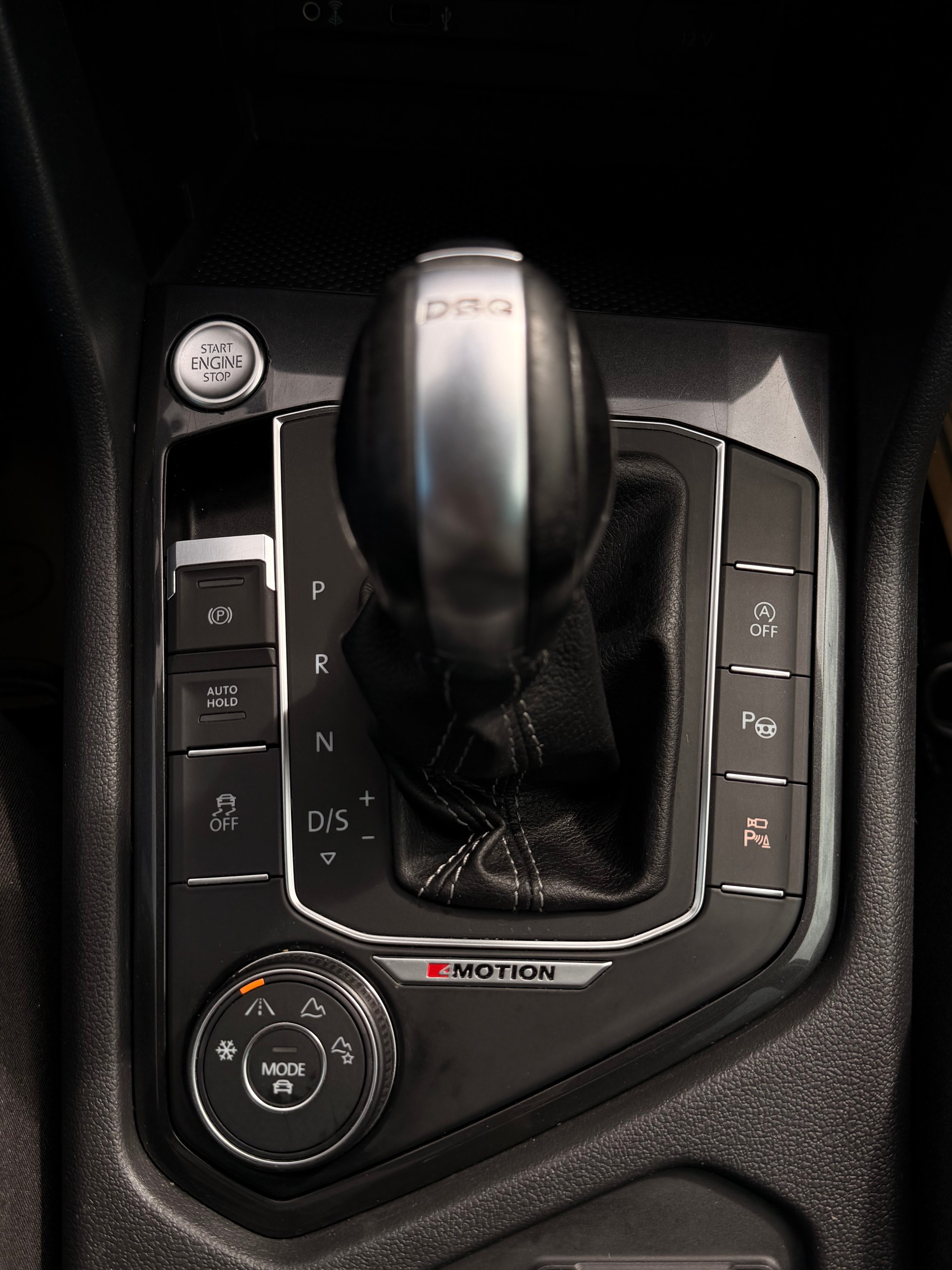 VW Tiguan 2.0 TDI RL 4Motion DSG R- Line-image-13