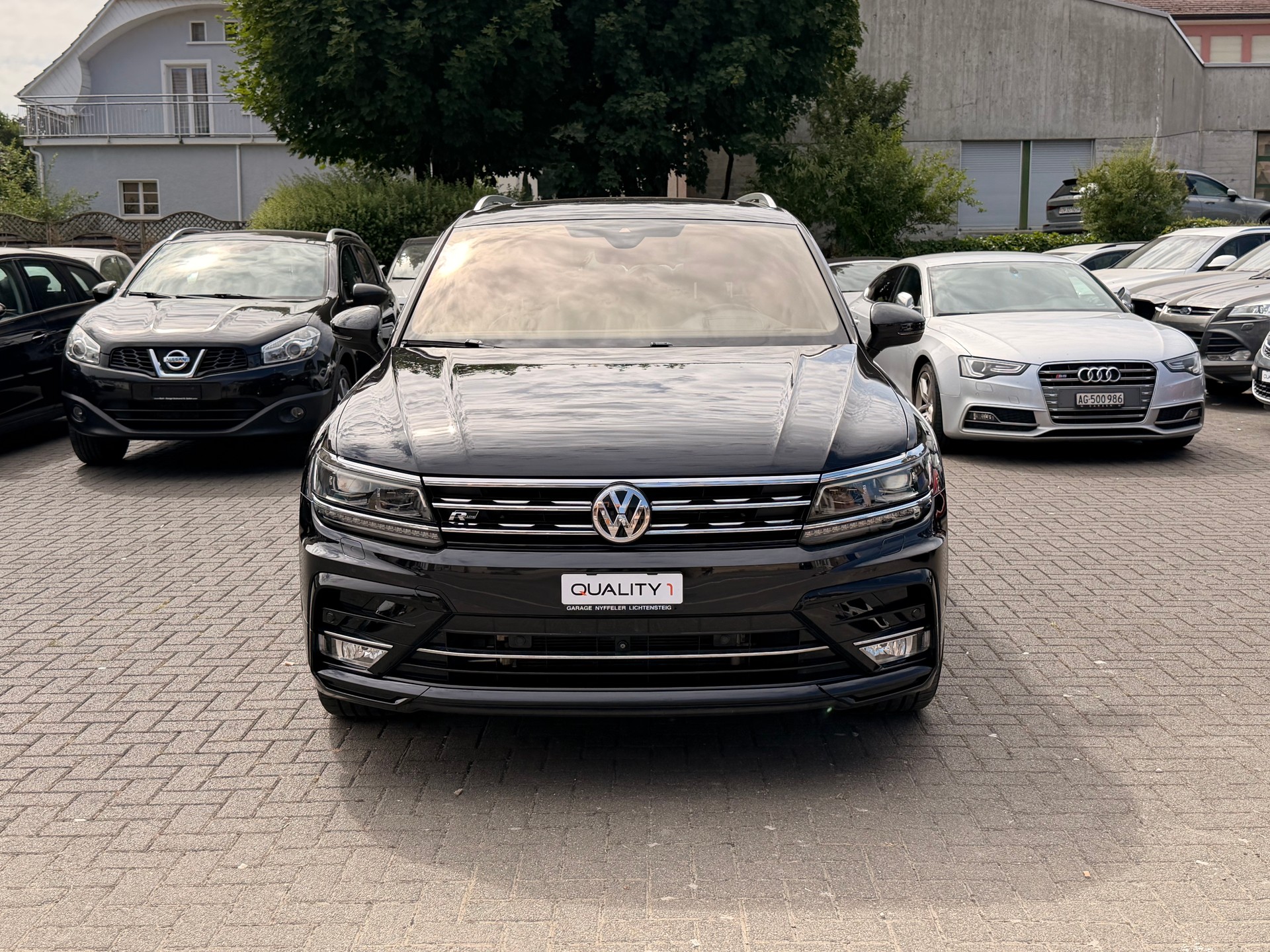 VW Tiguan 2.0 TDI RL 4Motion DSG R- Line-image-1