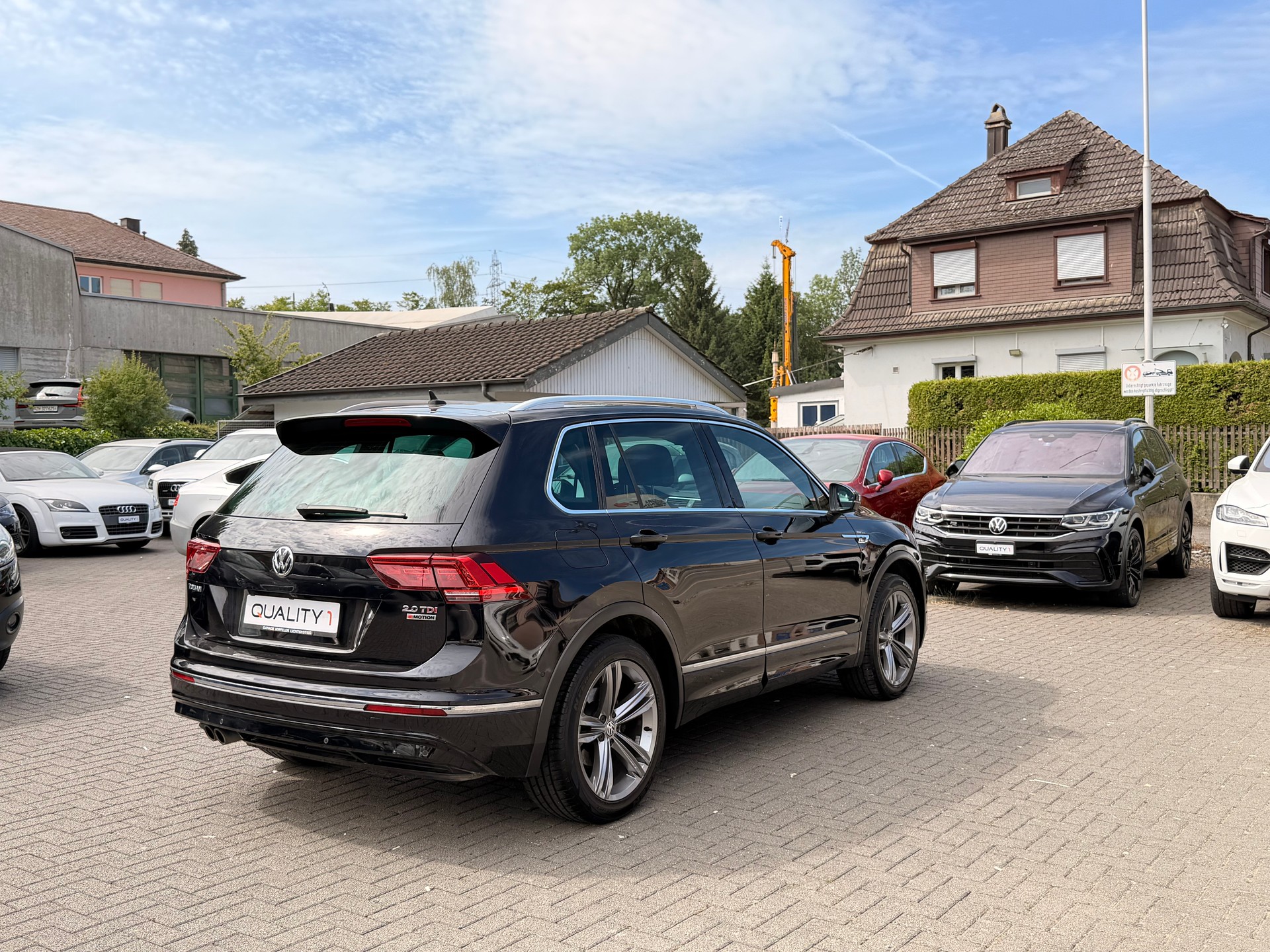 VW Tiguan 2.0 TDI RL 4Motion DSG R- Line-image-5