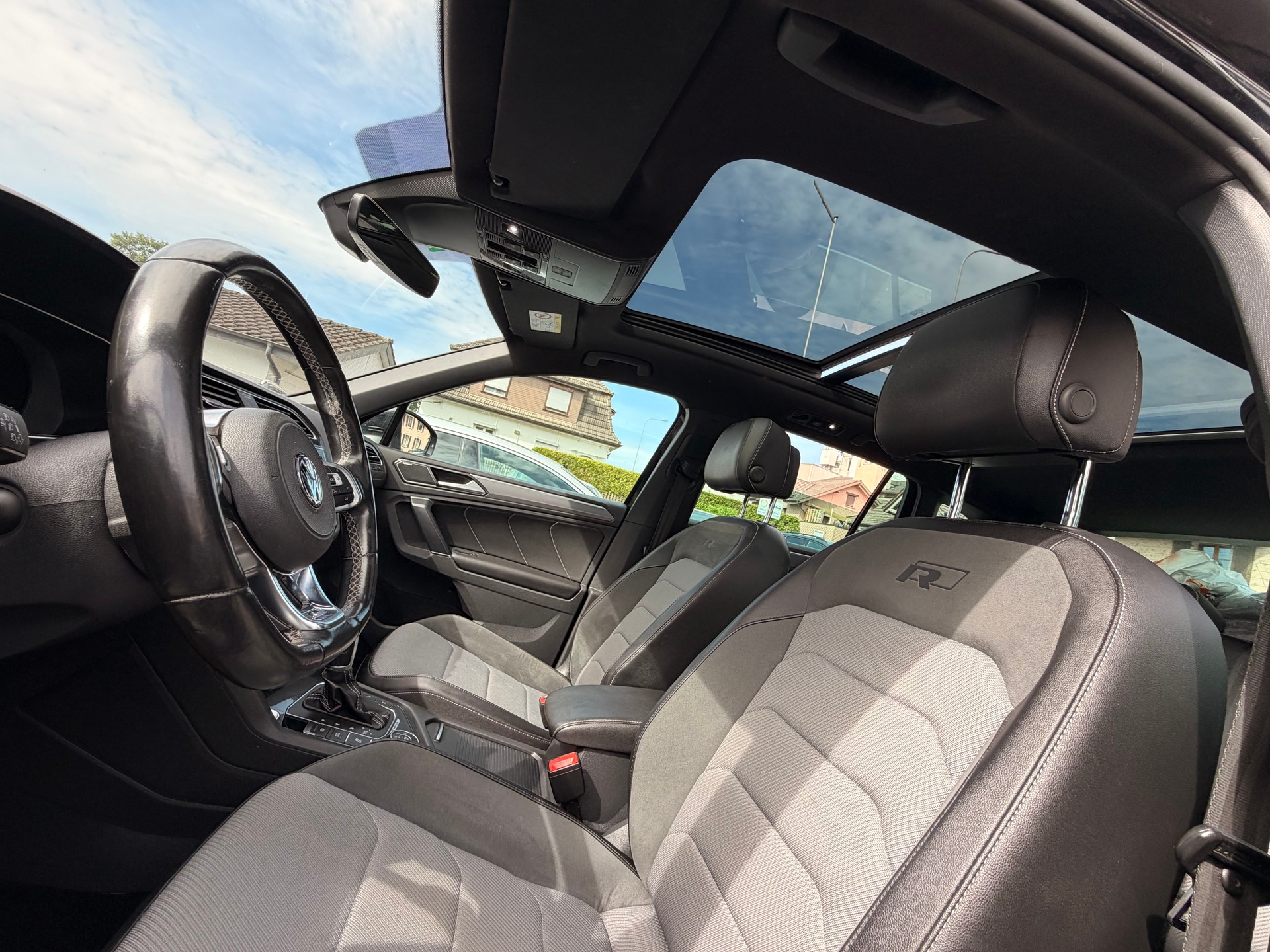 VW Tiguan 2.0 TDI RL 4Motion DSG R- Line-image-16