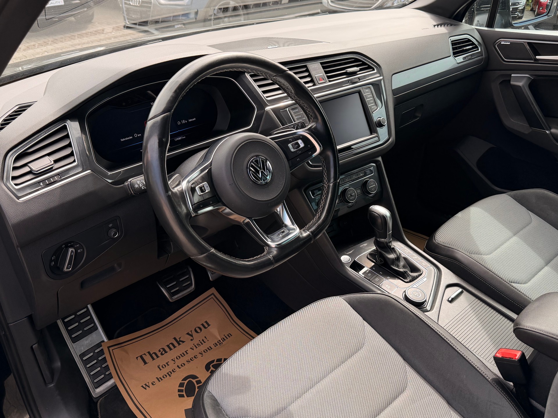 VW Tiguan 2.0 TDI RL 4Motion DSG R- Line-image-15
