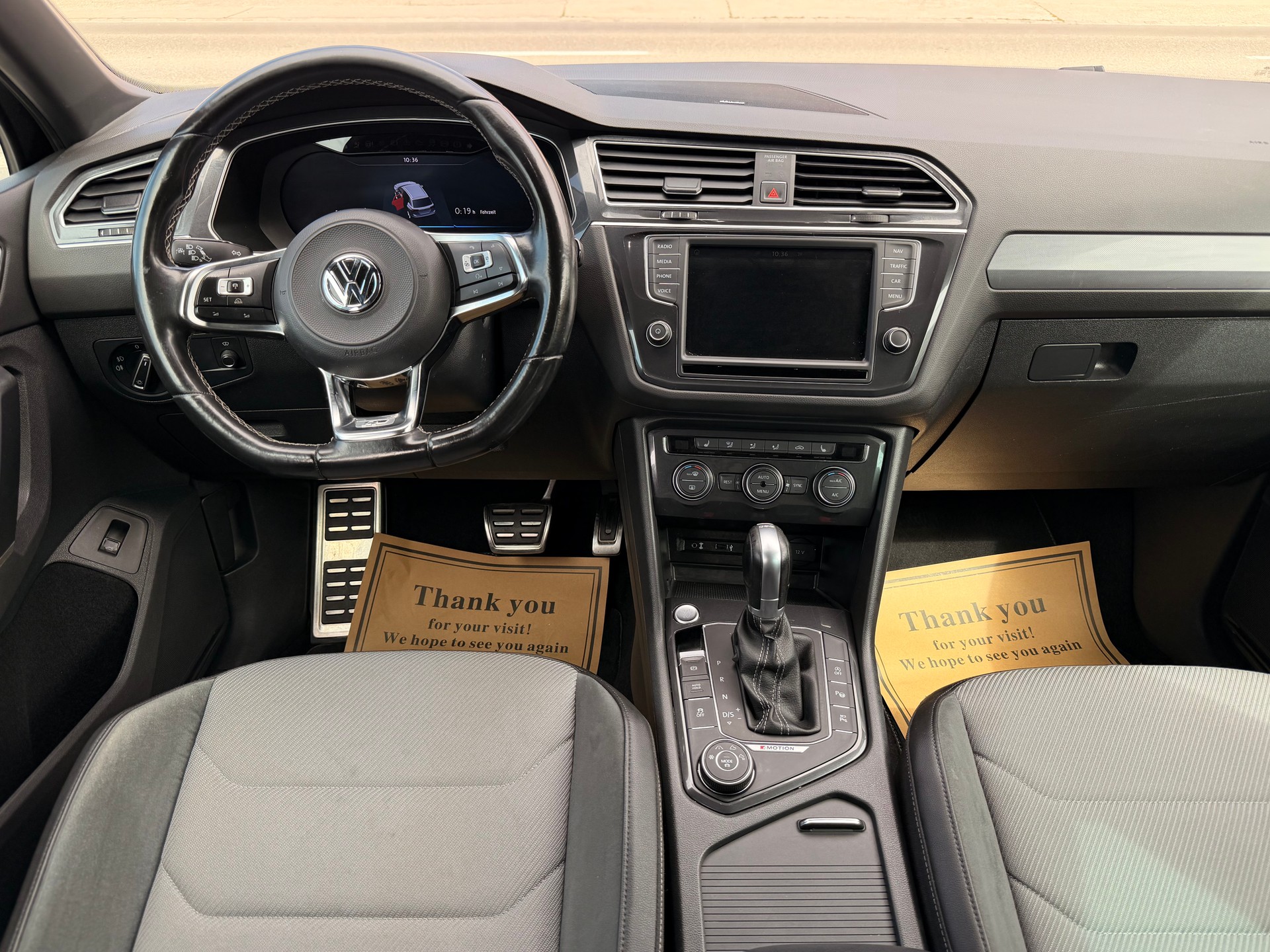 VW Tiguan 2.0 TDI RL 4Motion DSG R- Line-image-22