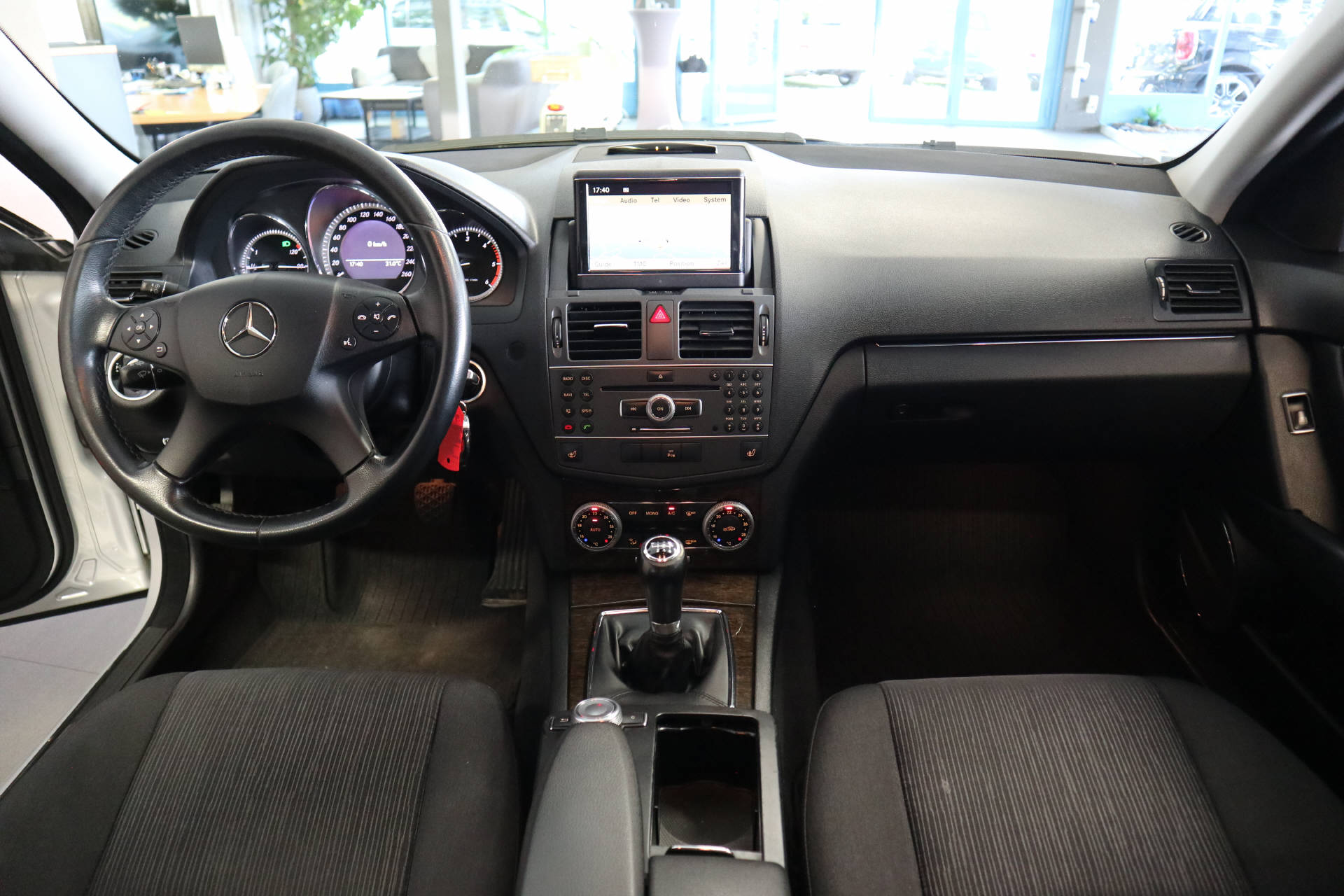 MERCEDES-BENZ C 250 CDI BlueEF Kombi-image-12