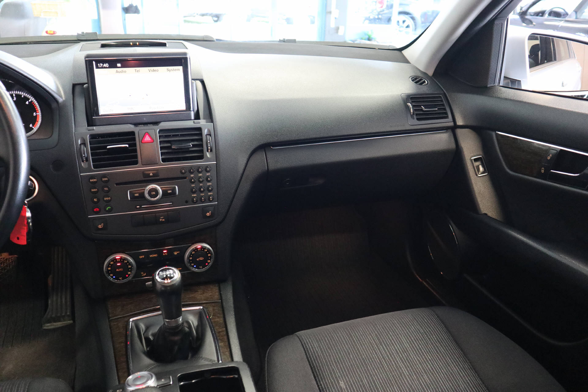 MERCEDES-BENZ C 250 CDI BlueEF Kombi-image-13
