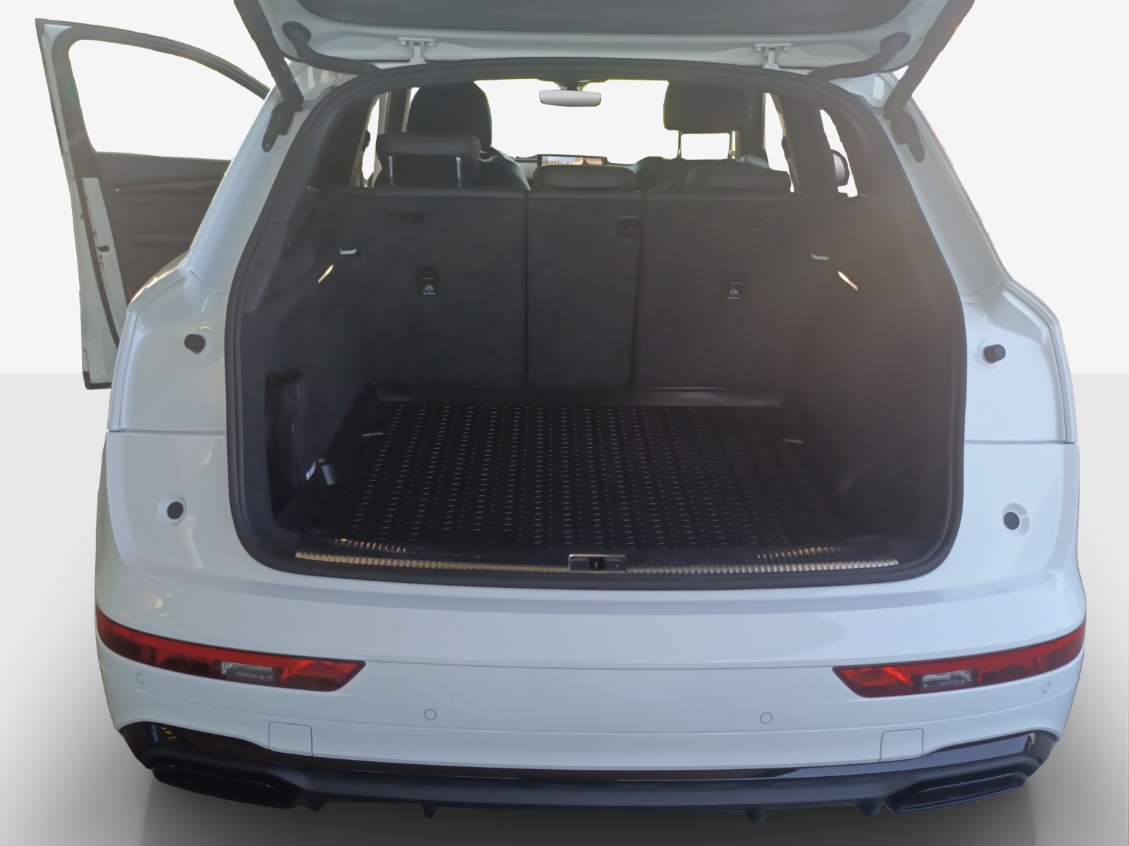 AUDI Q5 40 TDI Black Edition quattro S-tronic-image-12