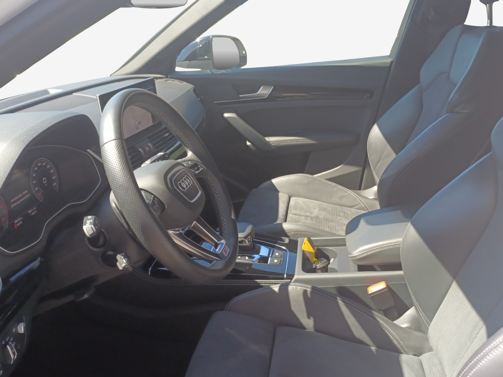 AUDI Q5 40 TDI Black Edition quattro S-tronic-image-7