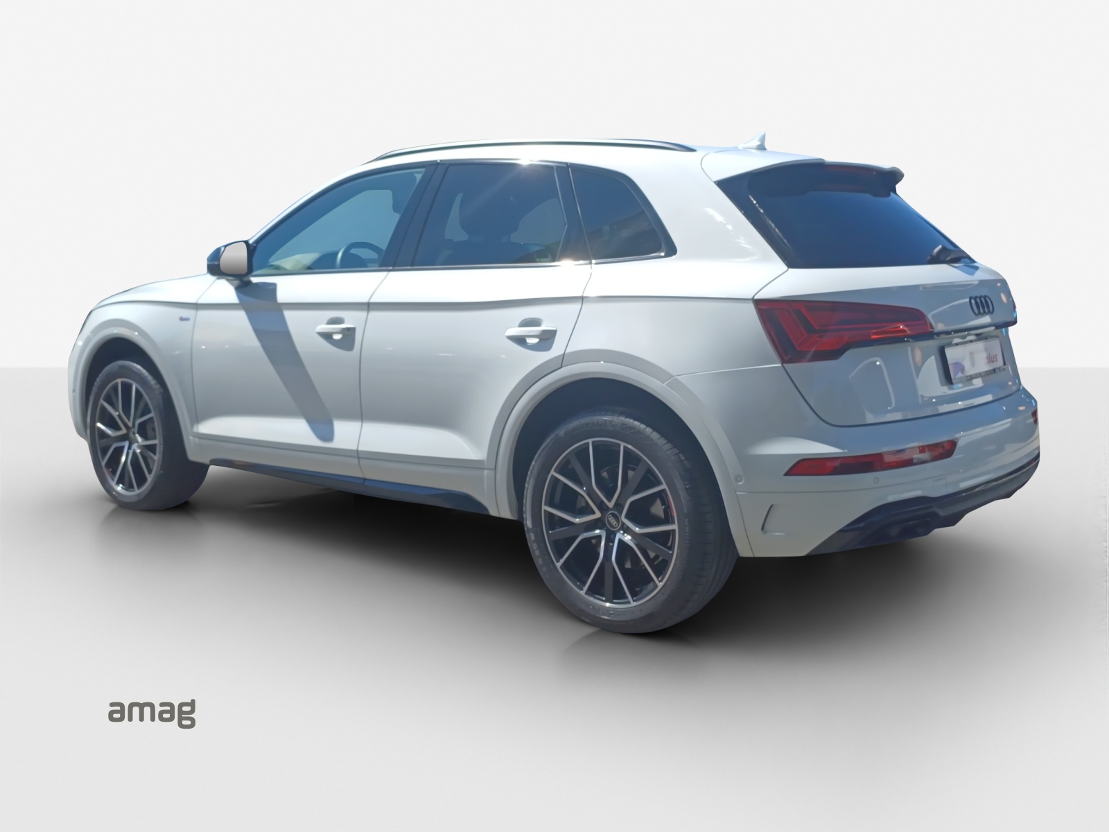 AUDI Q5 40 TDI Black Edition quattro S-tronic-image-2