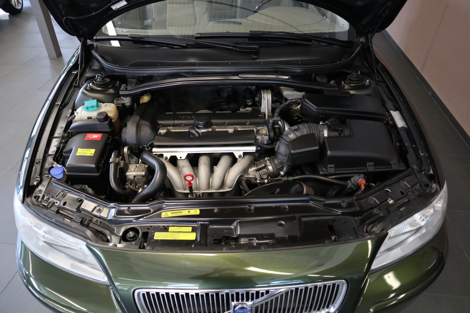 VOLVO V70 2.4 Momentum-image-15