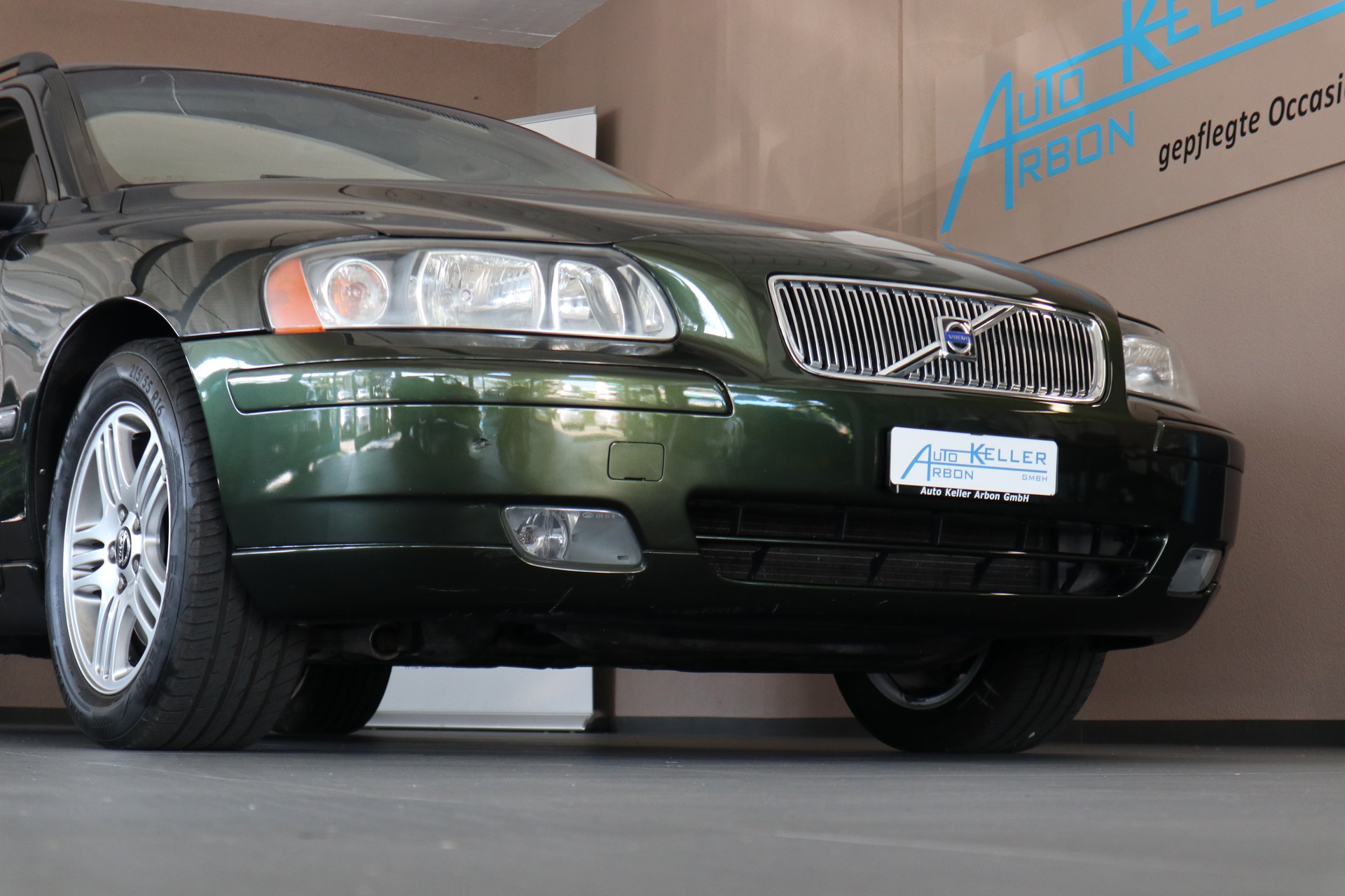 VOLVO V70 2.4 Momentum-image-4