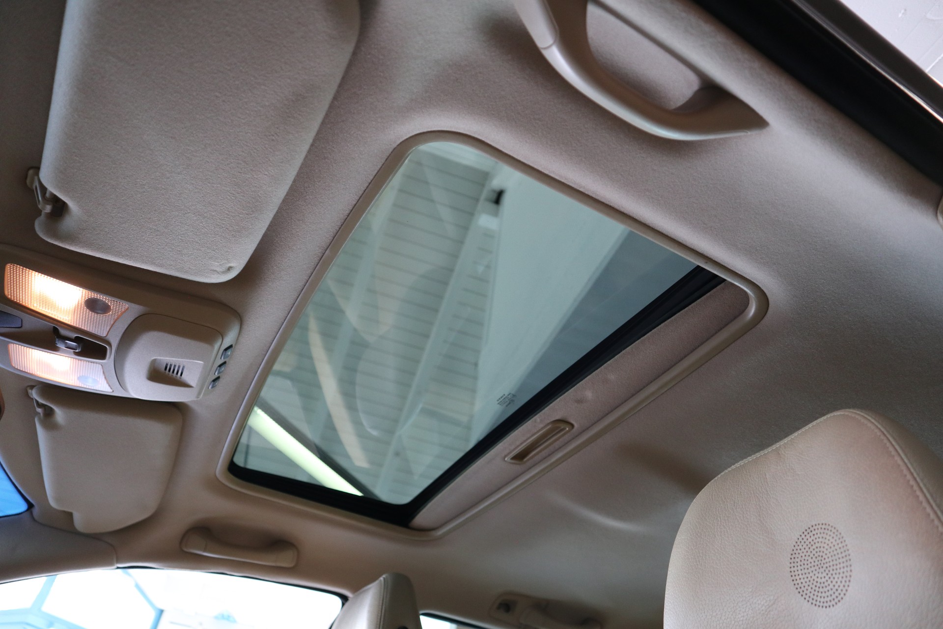 VOLVO V70 2.4 Momentum-image-14