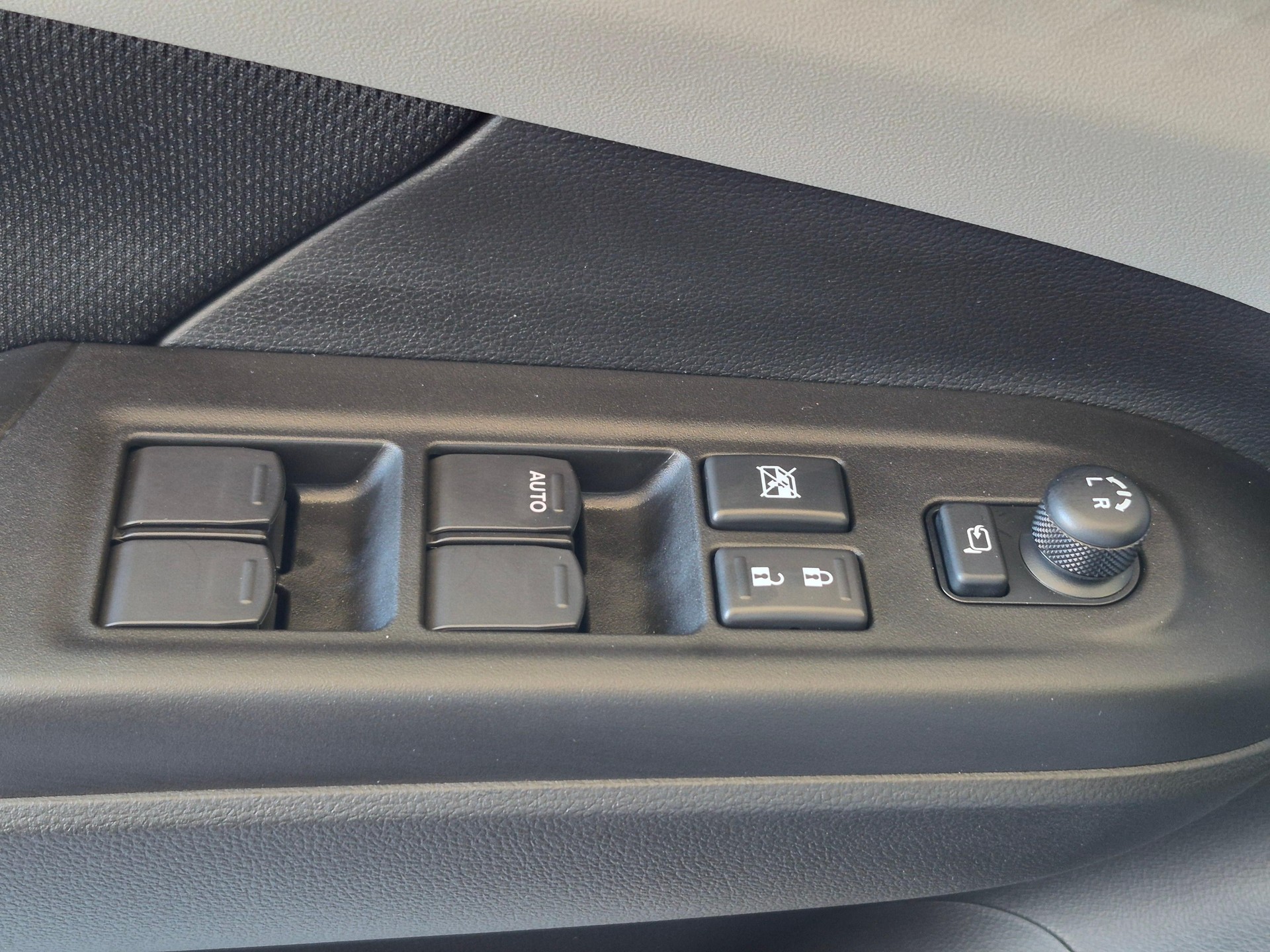 SUZUKI Swift 1.2 Tradizio Top Hybrid 4x4-image-17