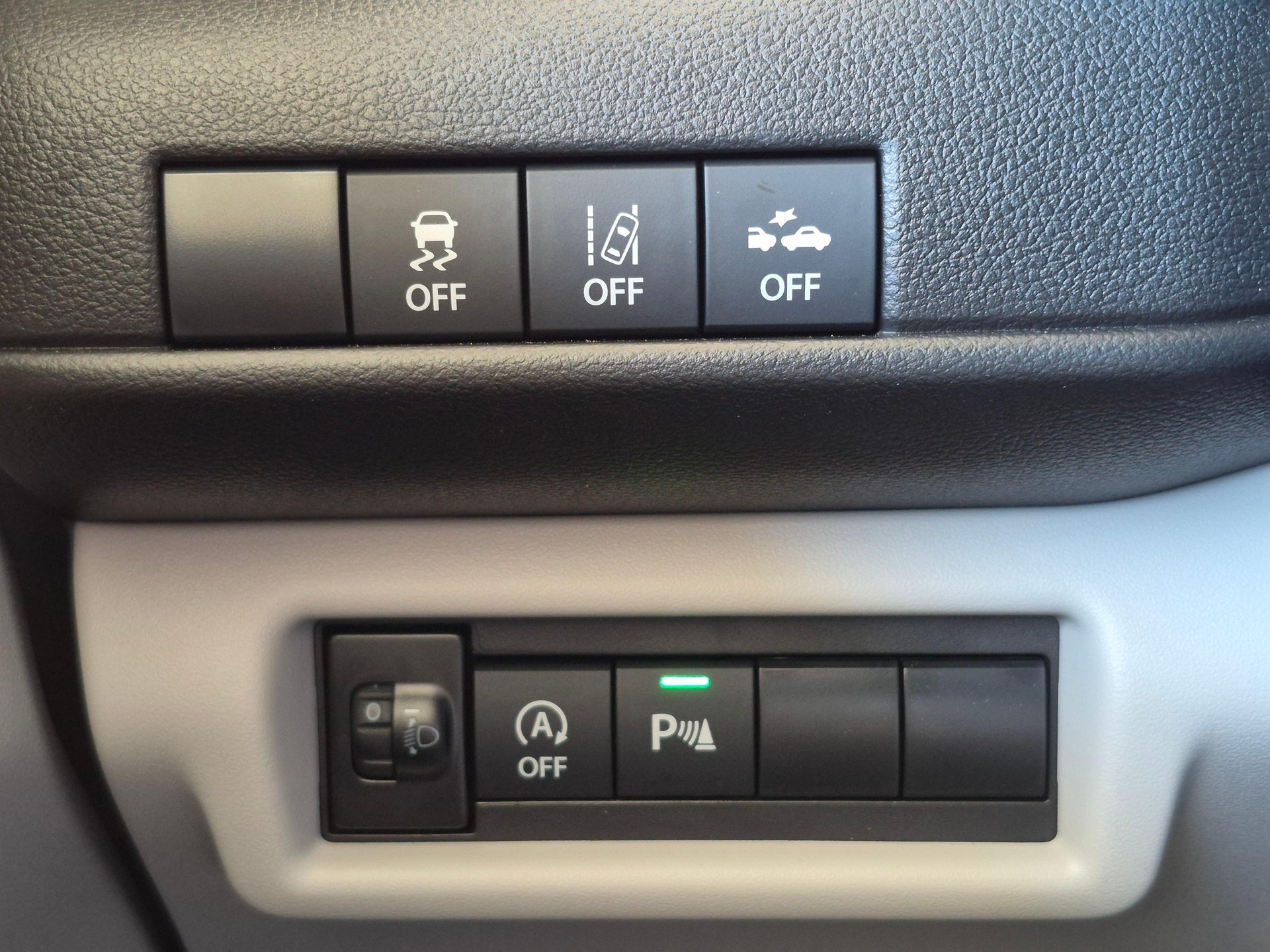 SUZUKI Swift 1.2 Tradizio Top Hybrid 4x4-image-16