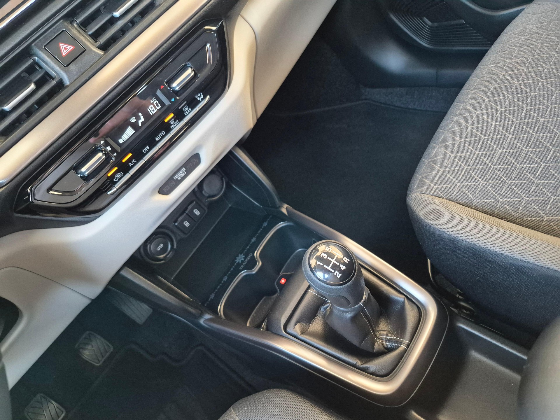 SUZUKI Swift 1.2 Tradizio Top Hybrid 4x4-image-15