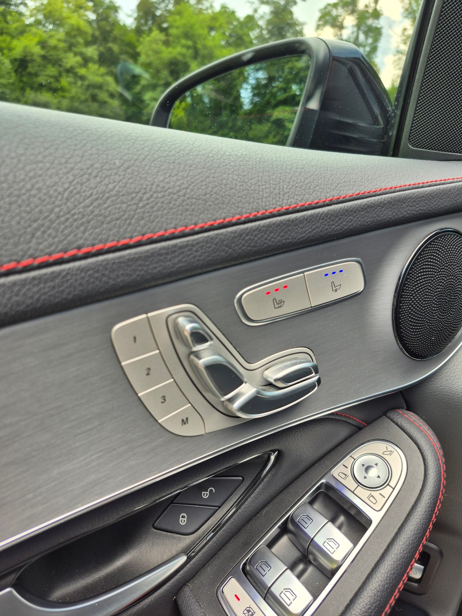 MERCEDES-BENZ GLC 220 d AMG Line 4m-image-10