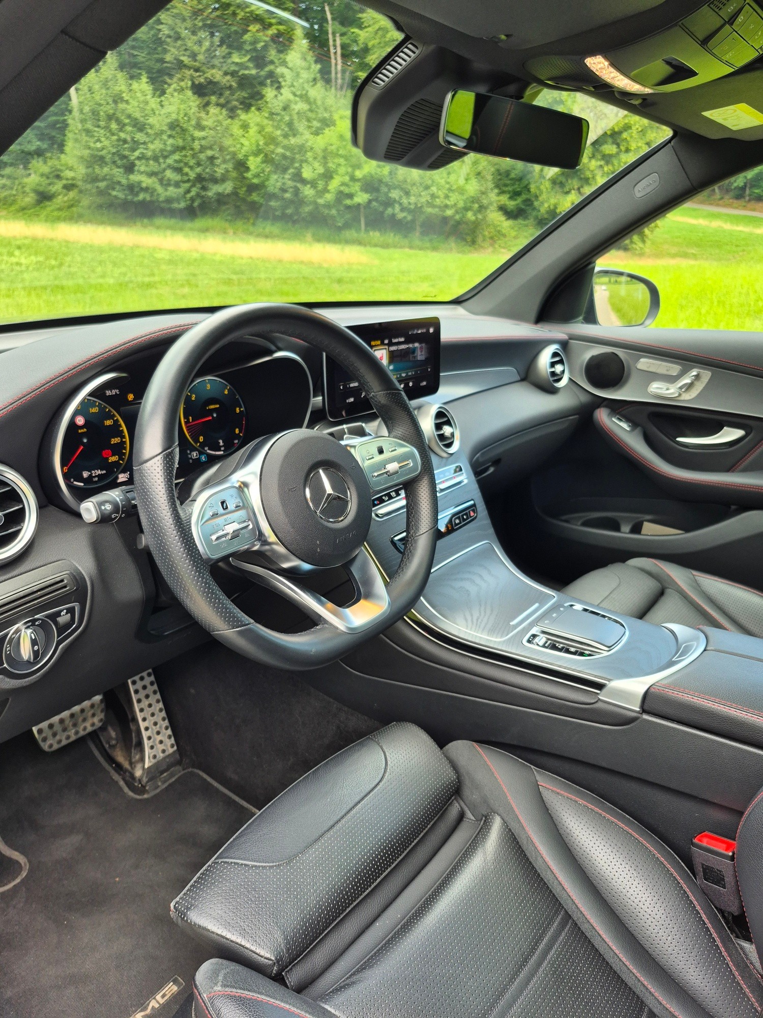 MERCEDES-BENZ GLC 220 d AMG Line 4m-image-13