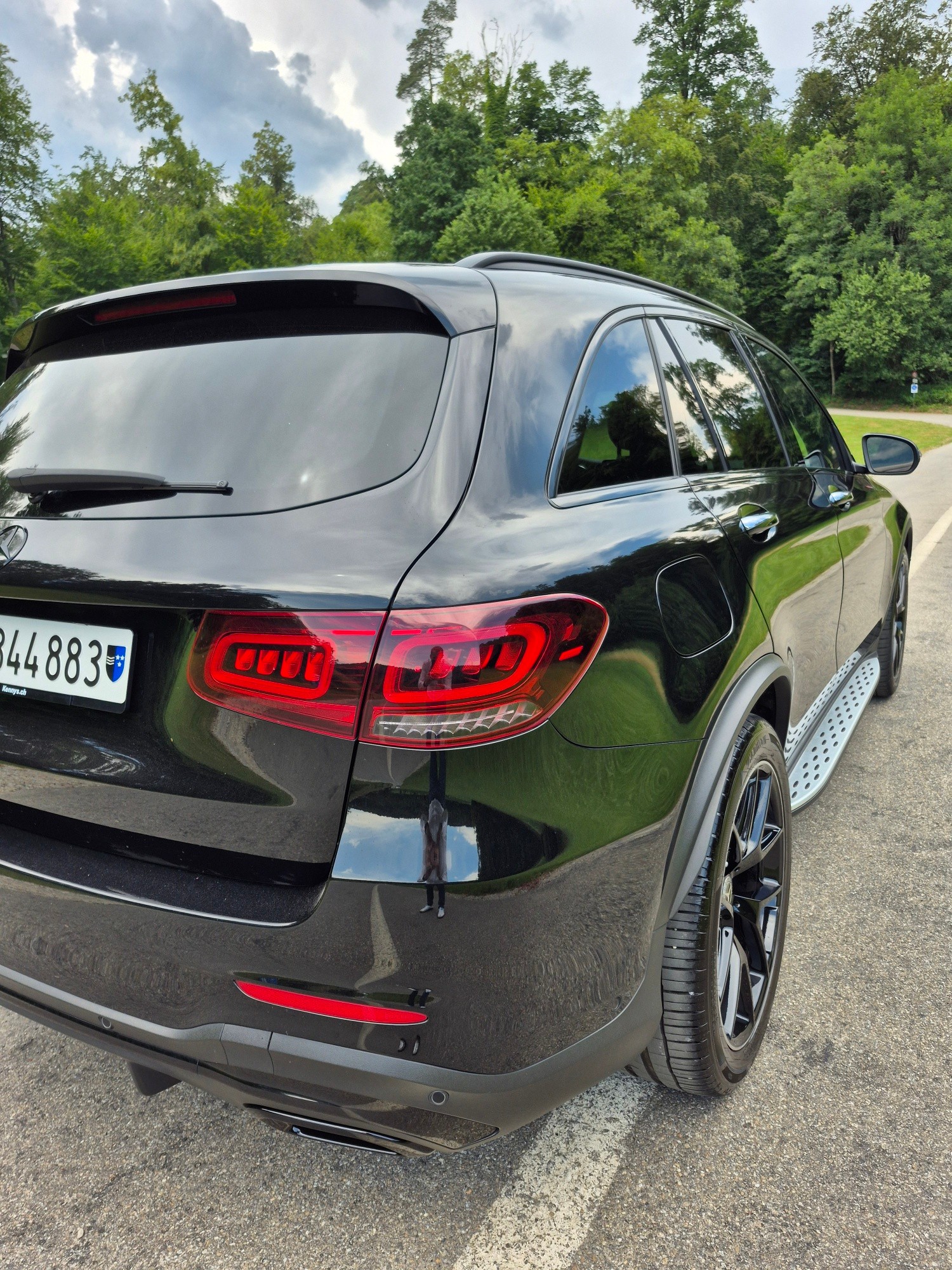 MERCEDES-BENZ GLC 220 d AMG Line 4m-image-5