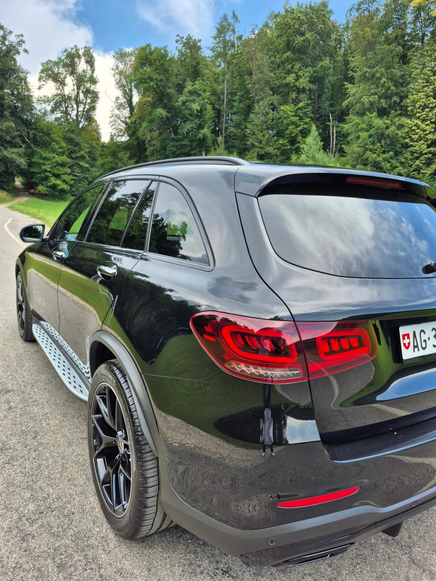 MERCEDES-BENZ GLC 220 d AMG Line 4m-image-3