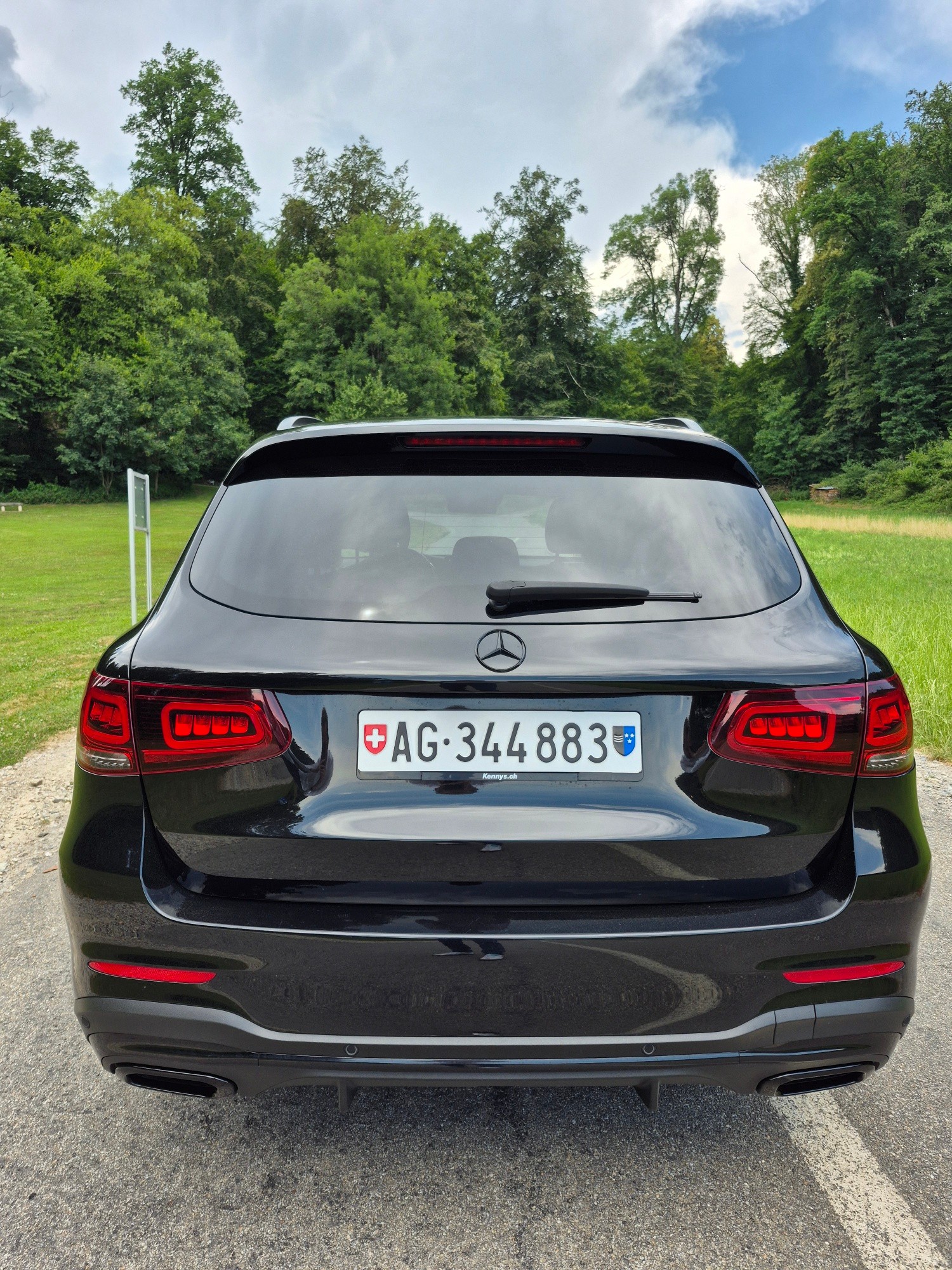 MERCEDES-BENZ GLC 220 d AMG Line 4m-image-4