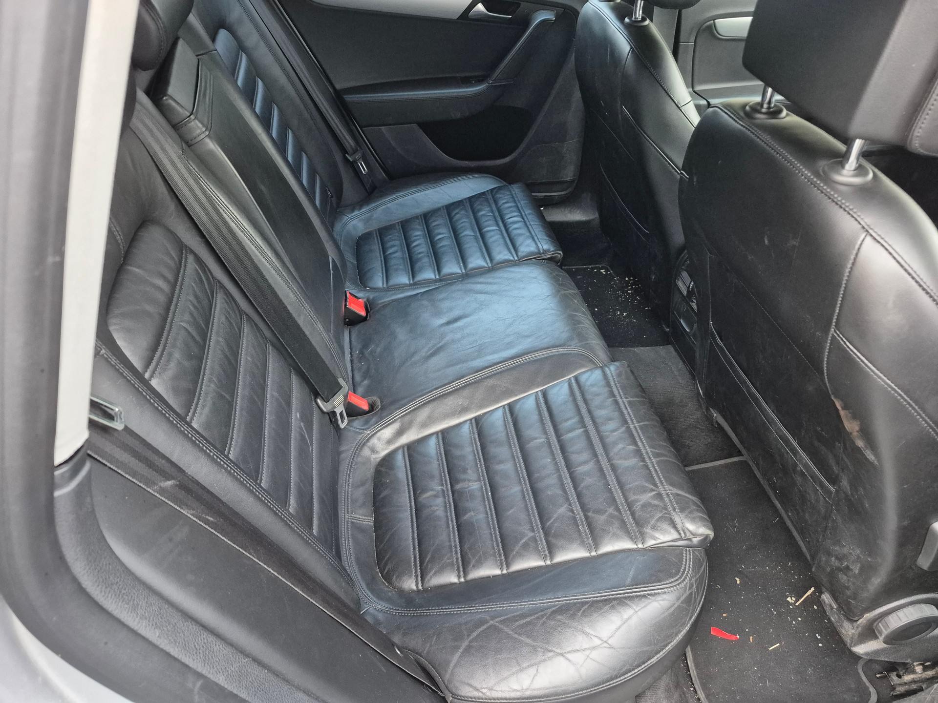 VW Passat Variant 2.0 TSI Highline DSG-image-8