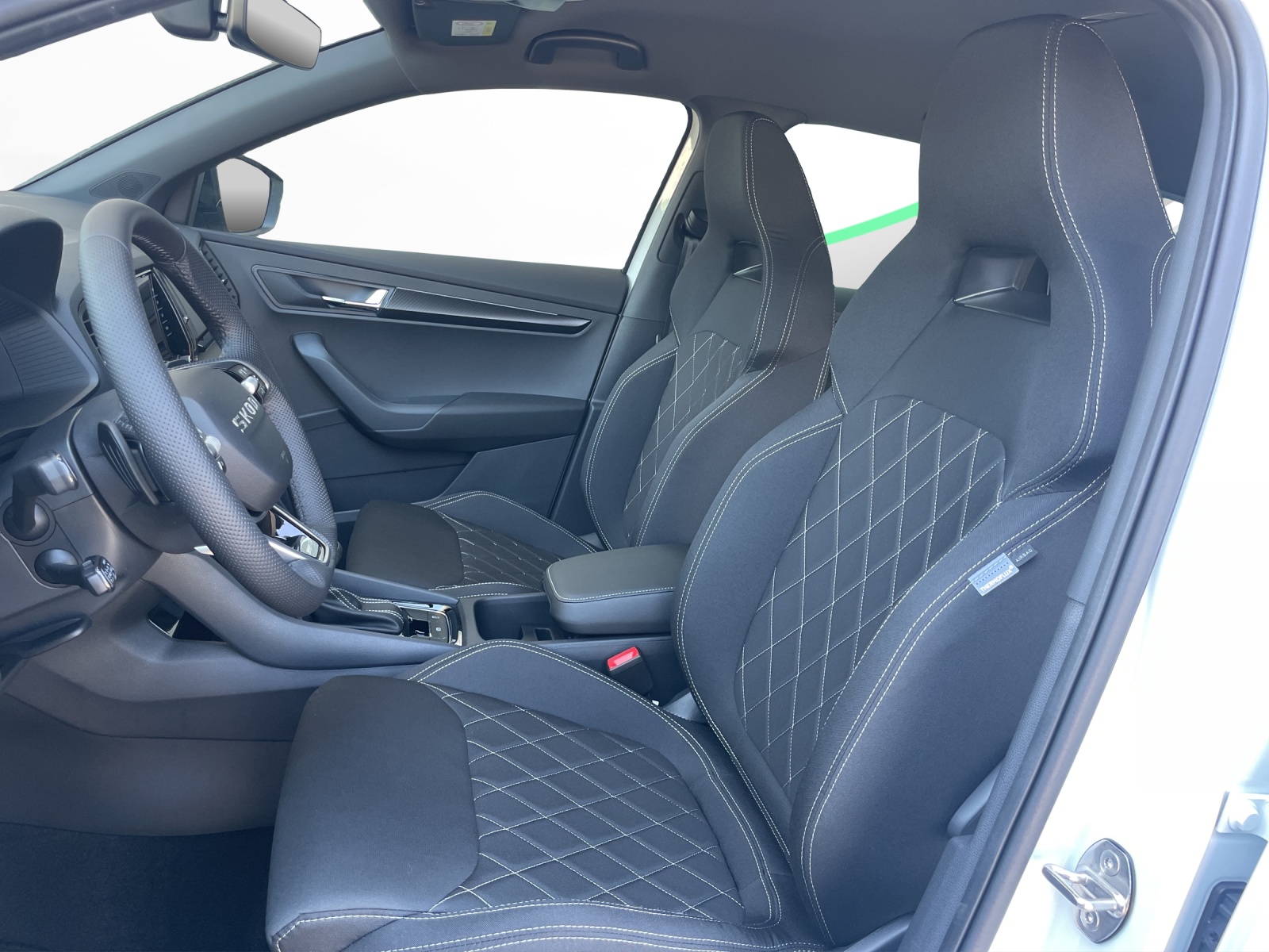 SKODA Karoq 2.0 TSI SportLine 4x4 DSG-image-6