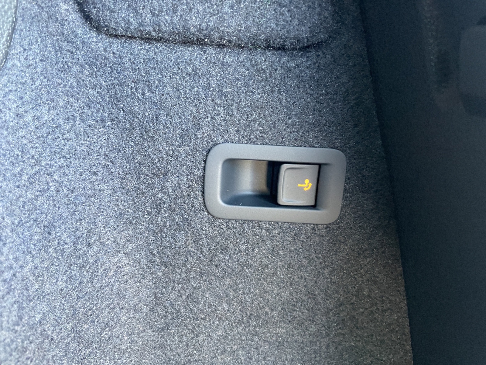 SKODA Karoq 2.0 TSI SportLine 4x4 DSG-image-15