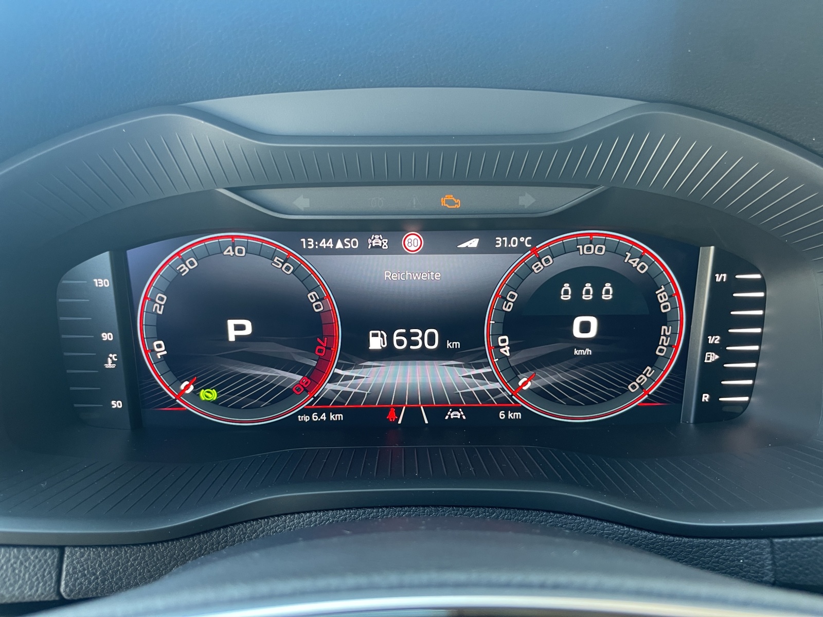 SKODA Karoq 2.0 TSI SportLine 4x4 DSG-image-8
