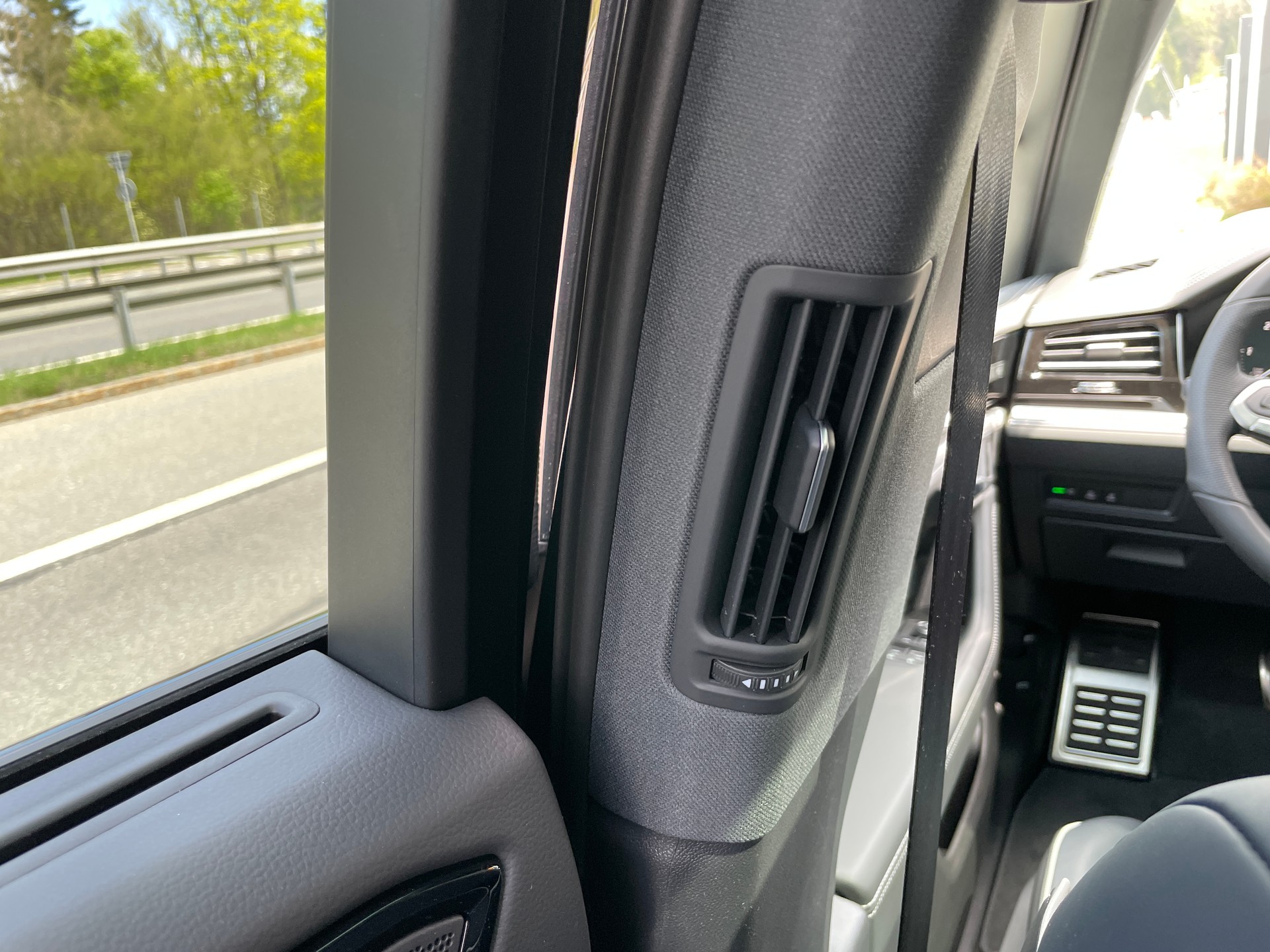 VW Touareg 3.0 TDI R-Line Final Edition Tiptronic, VOLLAUSSTATTUNG-image-23