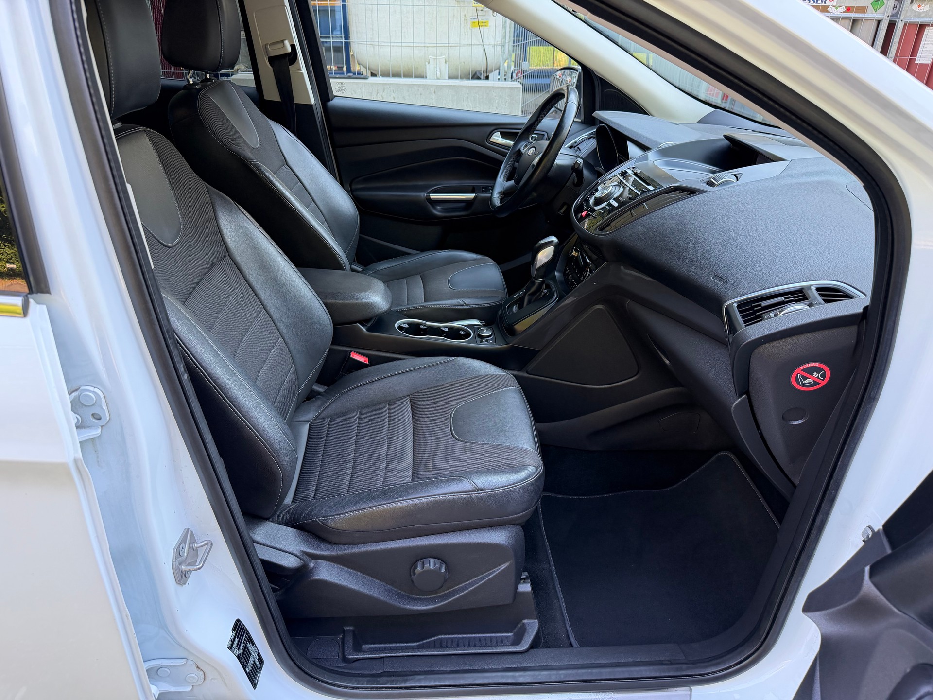 FORD Kuga 1.6 SCTi Titanium S 4WD Automatic-image-12