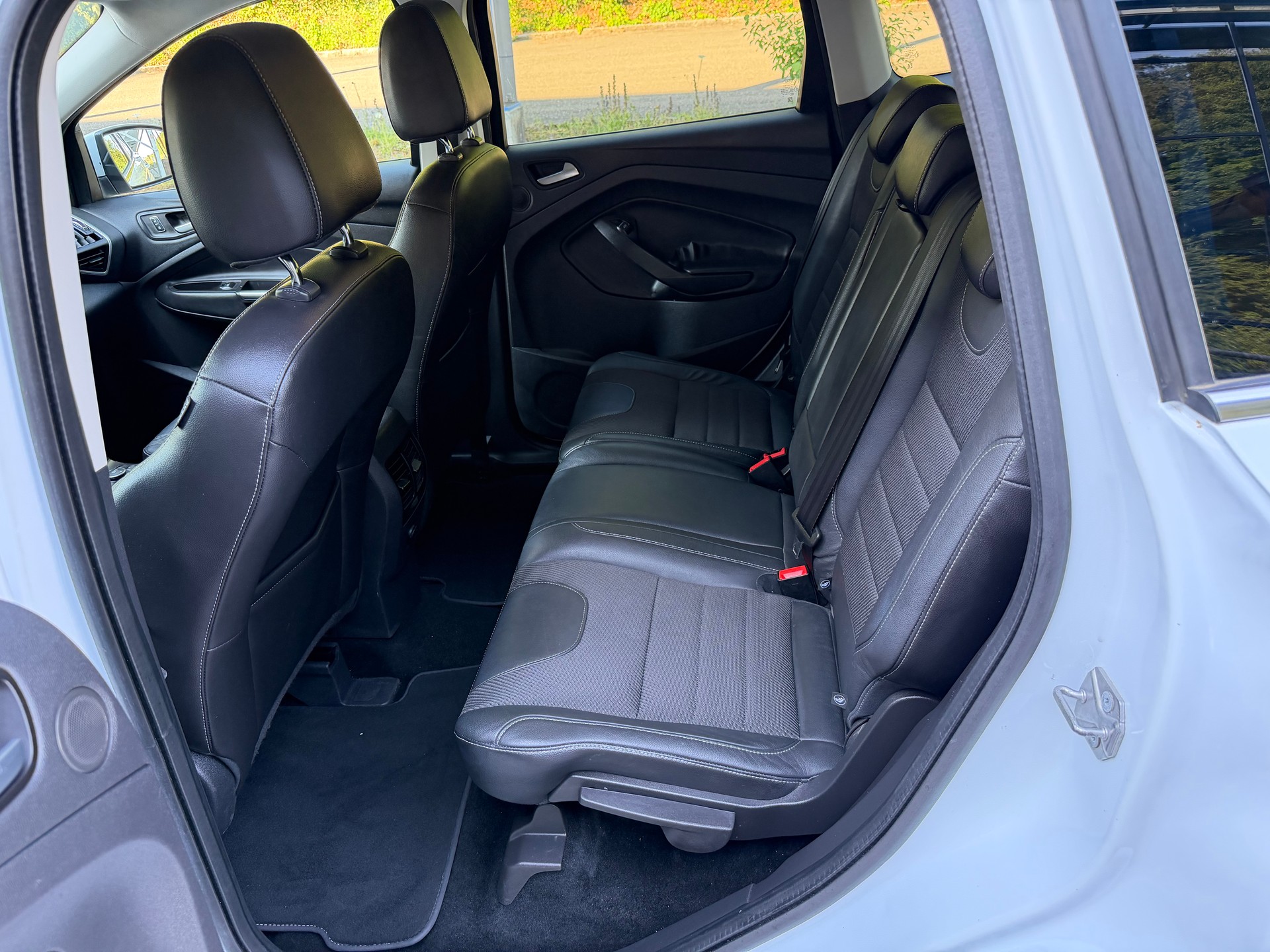 FORD Kuga 1.6 SCTi Titanium S 4WD Automatic-image-13
