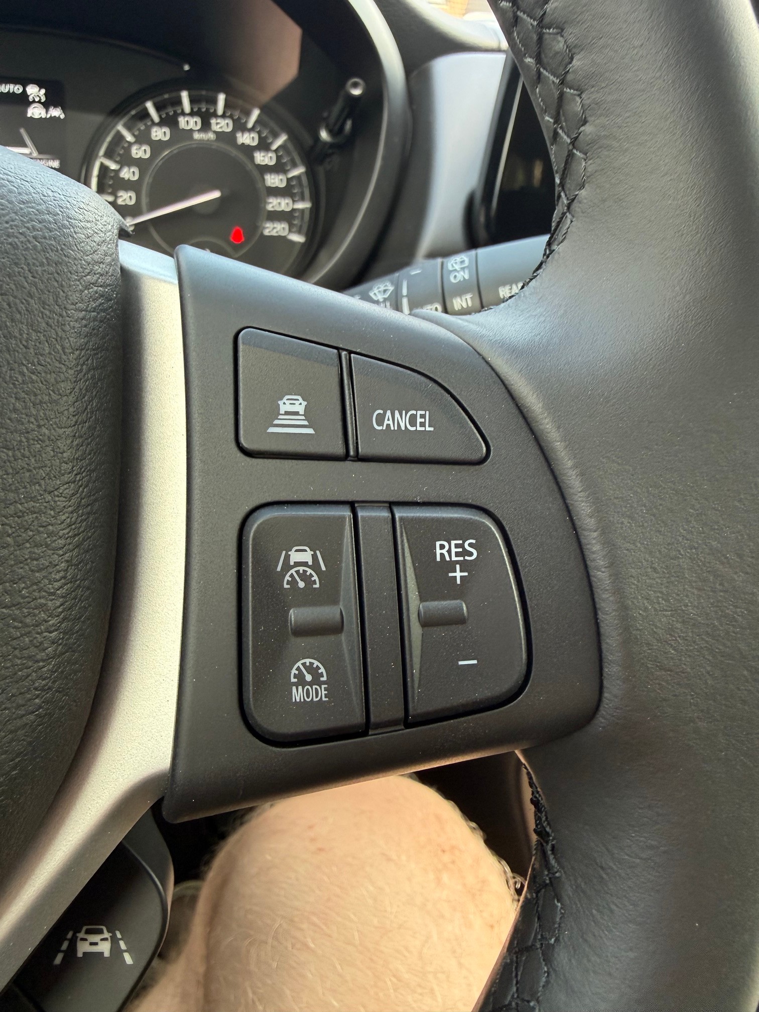 SUZUKI S-CROSS 1.4T 4X4-image-12