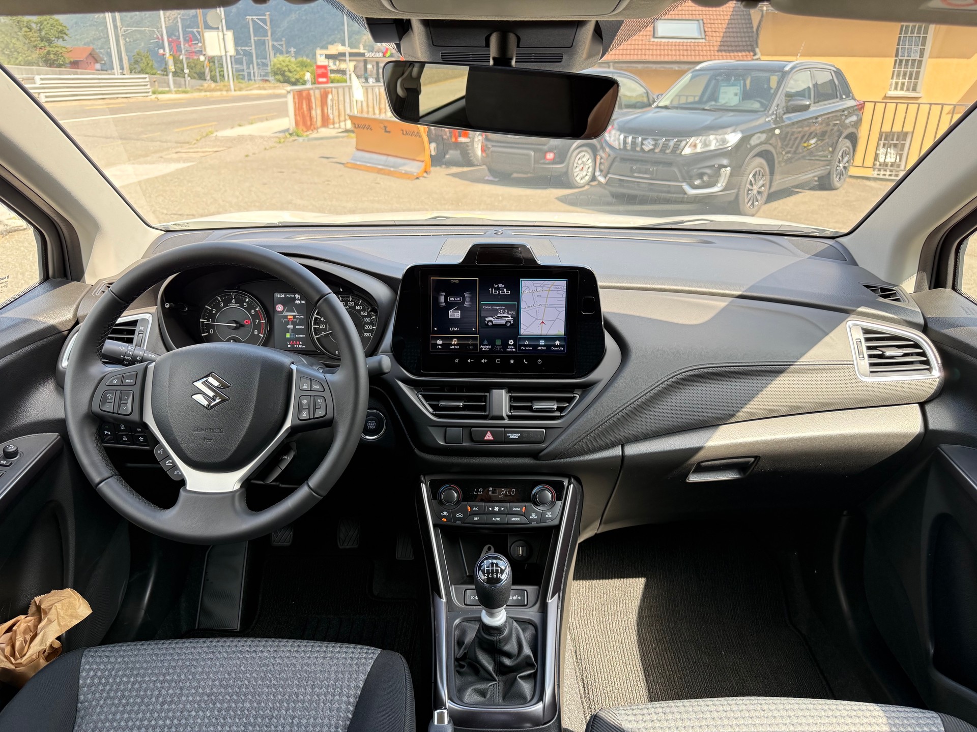 SUZUKI S-CROSS 1.4T 4X4-image-8