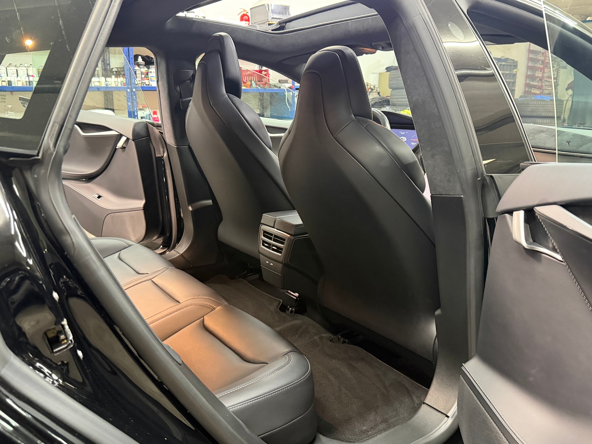TESLA Model S 100 D-image-15
