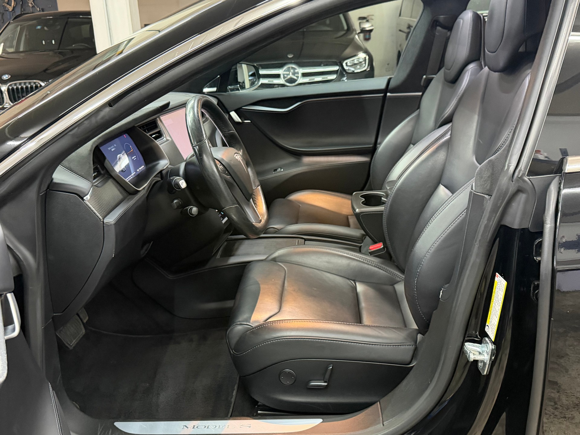 TESLA Model S 100 D-image-11