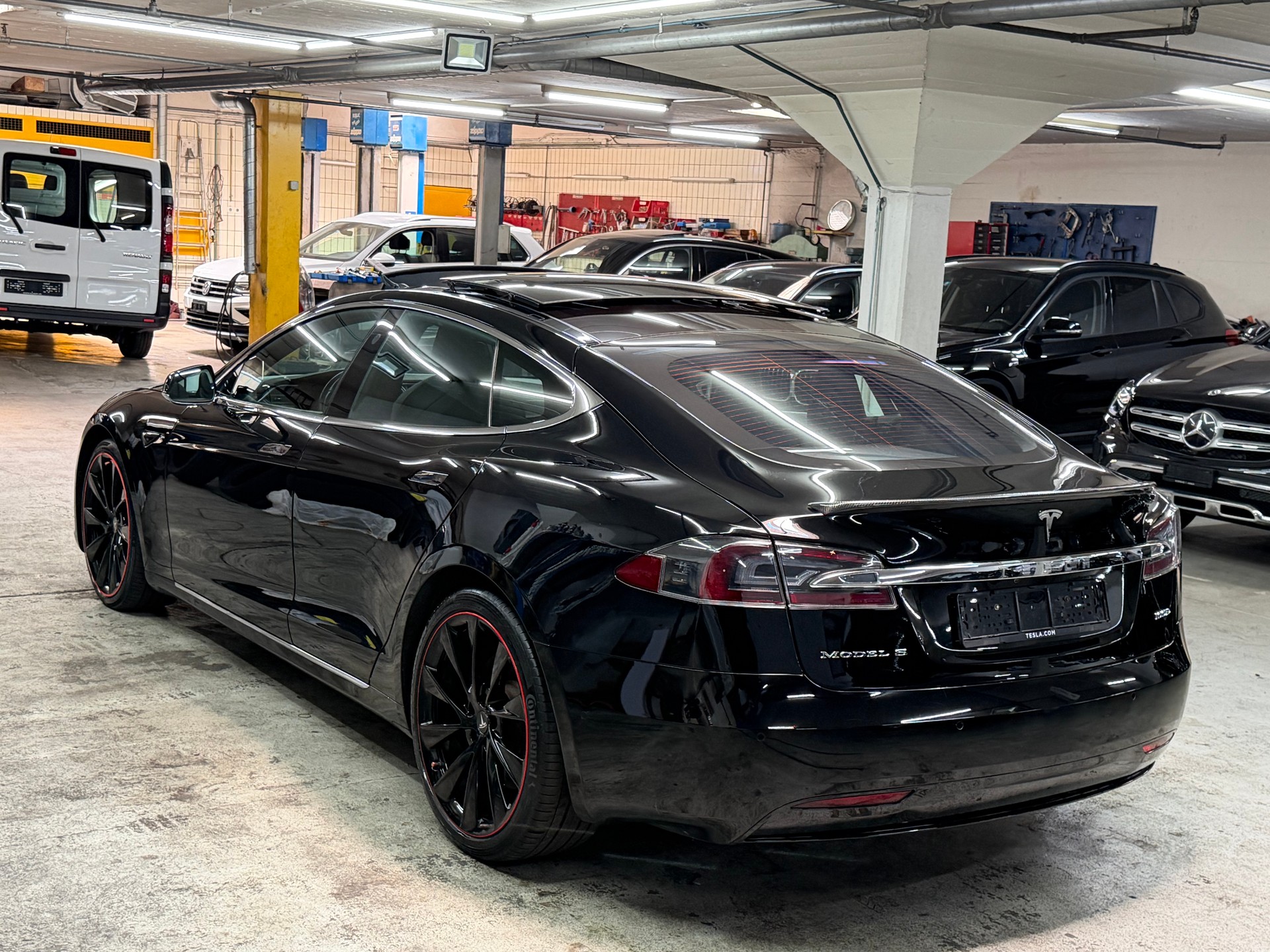 TESLA Model S 100 D-image-6