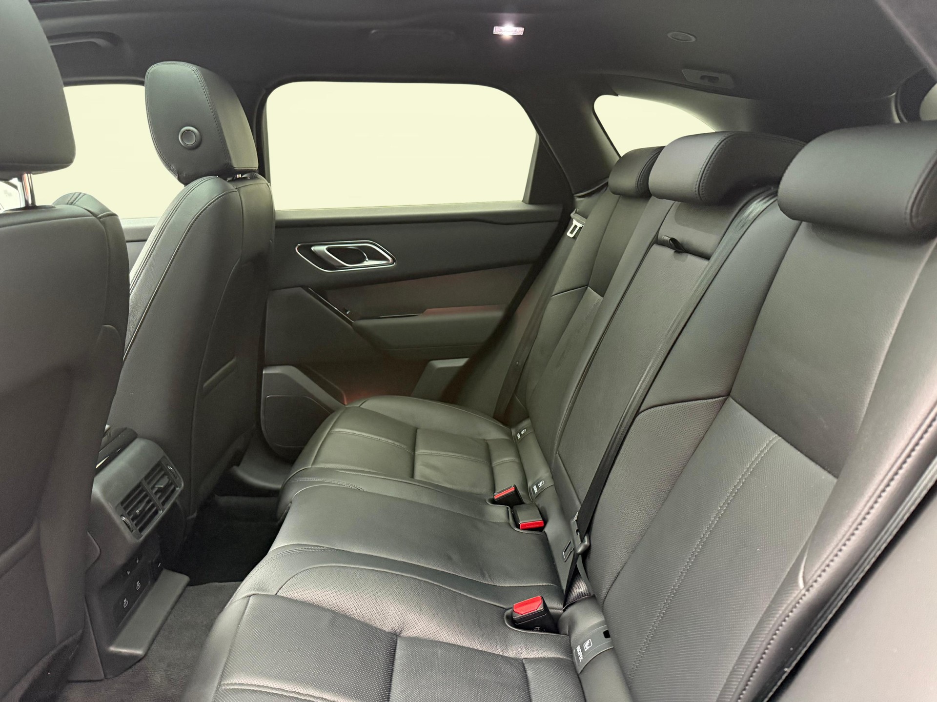 LAND ROVER Range Rover Velar 2.0 P400e Dynamic SE-image-10