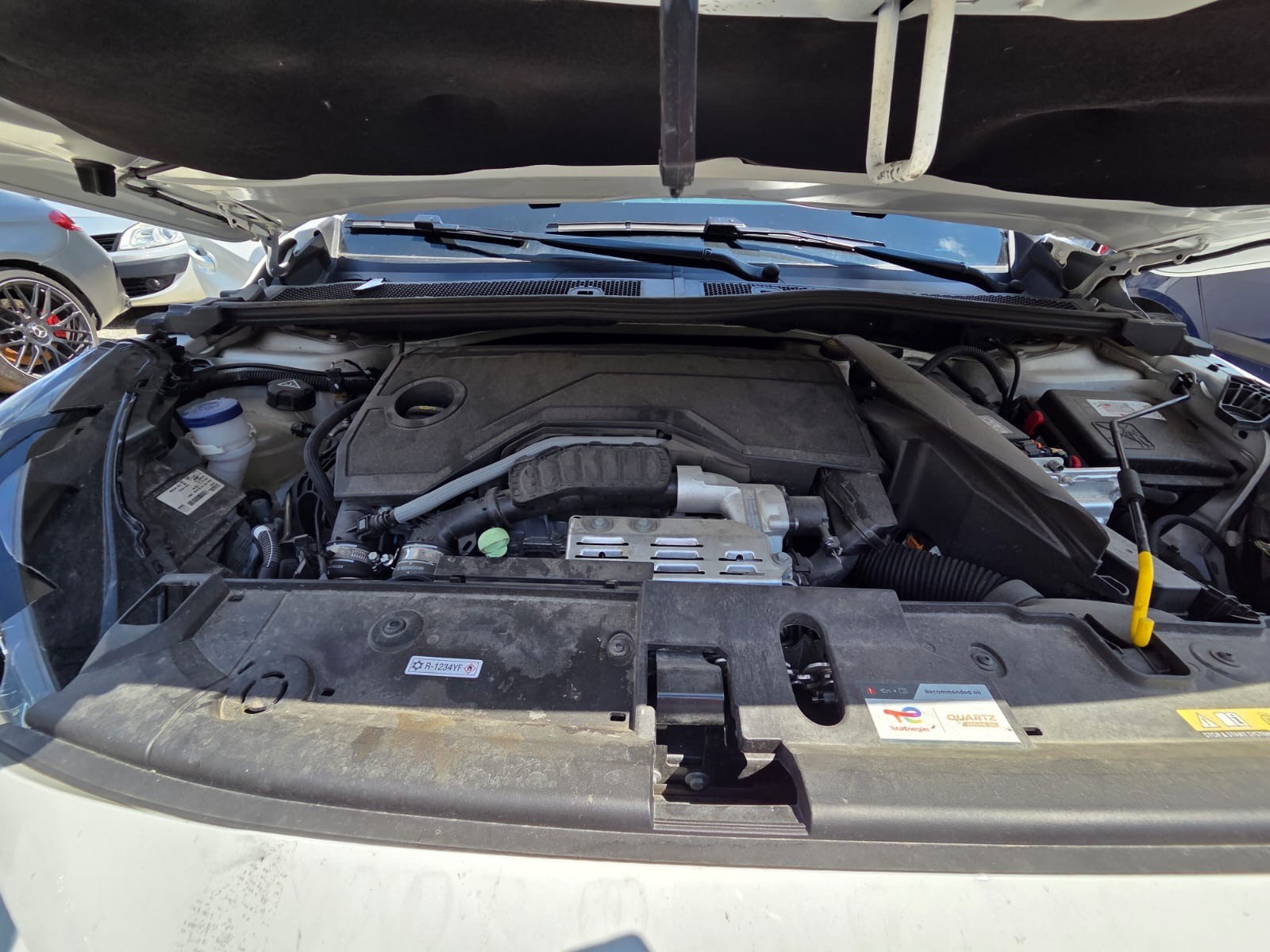 PEUGEOT 208 1.2 MHEV 110 Allure-image-12