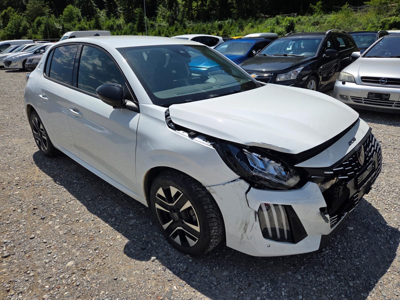 PEUGEOT 208 1.2 MHEV 110 Allure-image-0