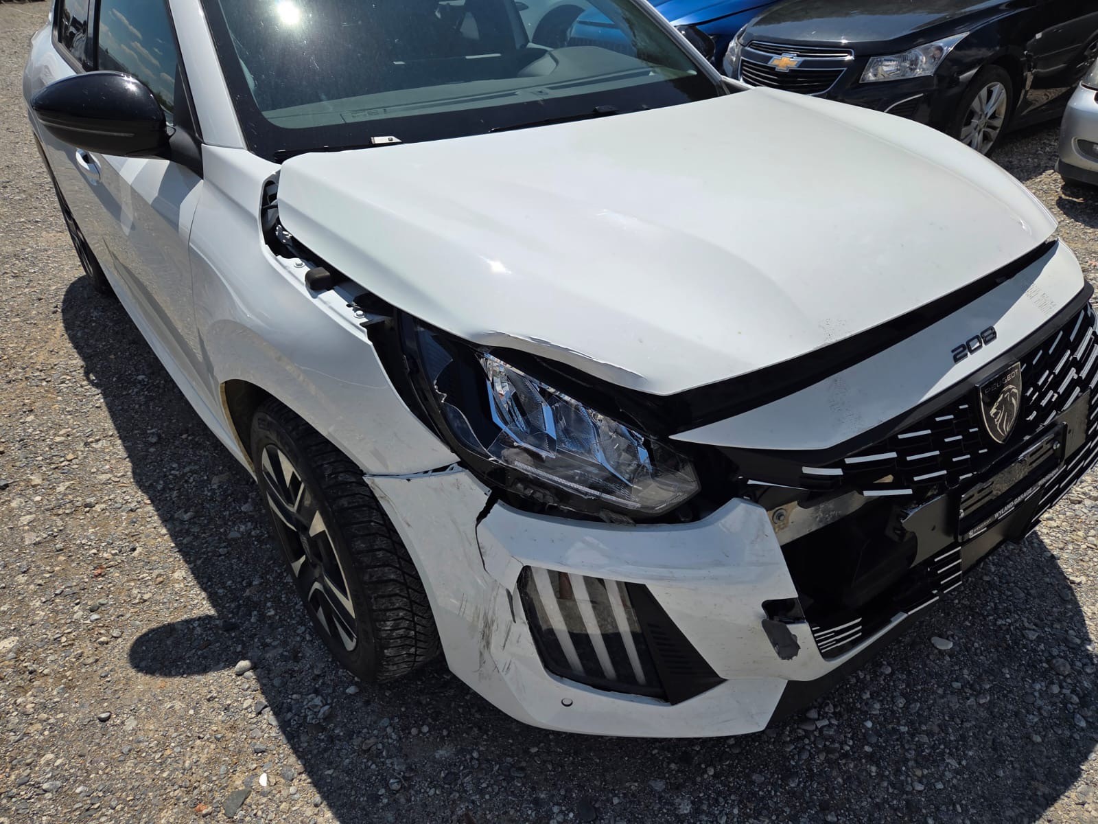 PEUGEOT 208 1.2 MHEV 110 Allure-image-1